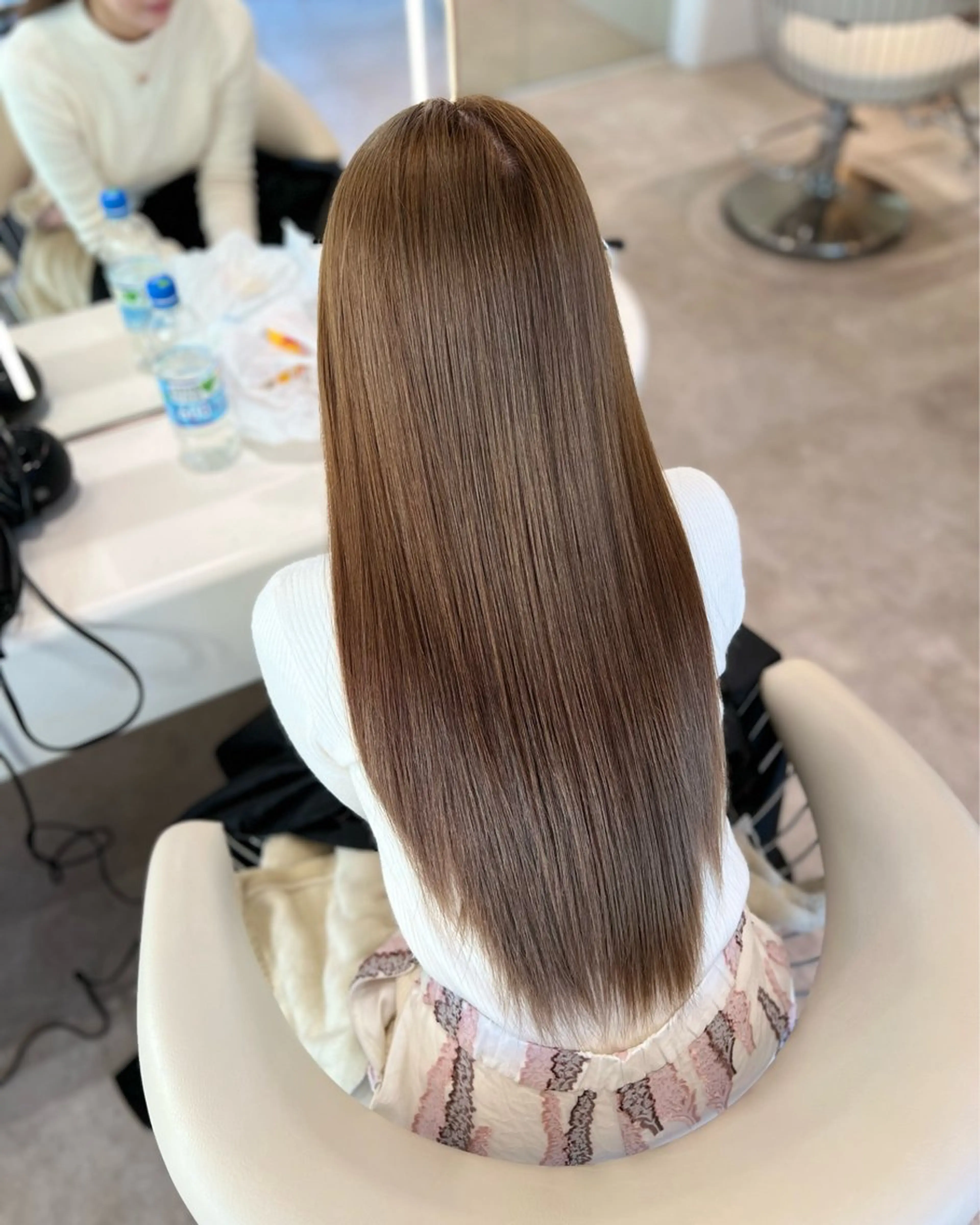 ロング カラー ベージュカラー グレージュ ミルクティーベージュ ミルクティーグレージュ 韓国風ヘア ヘアカラー トリートメント 韓国レイヤー🇰🇷 韓国研修◎渋谷カイトのヘアスタイル