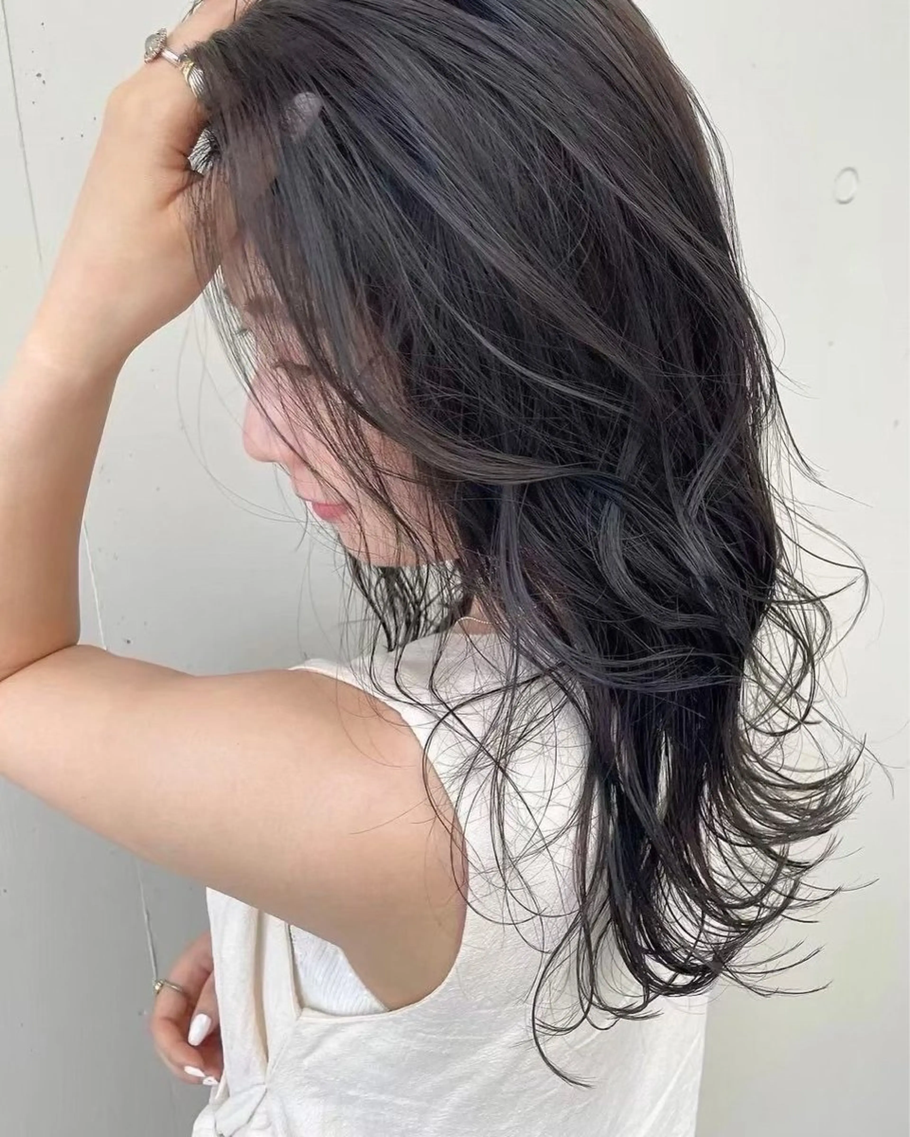 ロング ヘアカラー SiLO 【シロ】のヘアスタイル