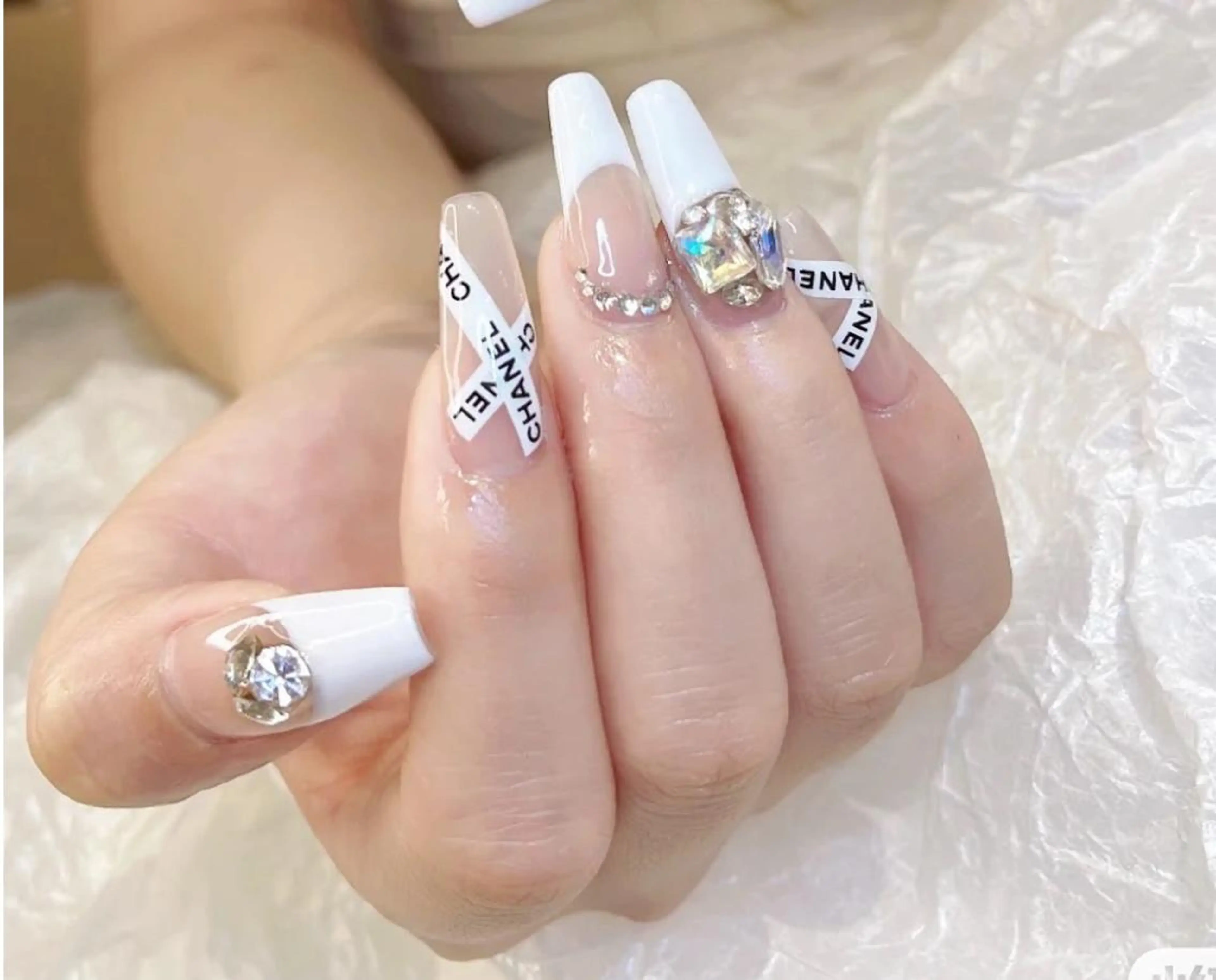 ネイル 💅E•U•B NAIL🌹所属・横浜市中区曙町 ネイルE·U·Bのネイルデザイン