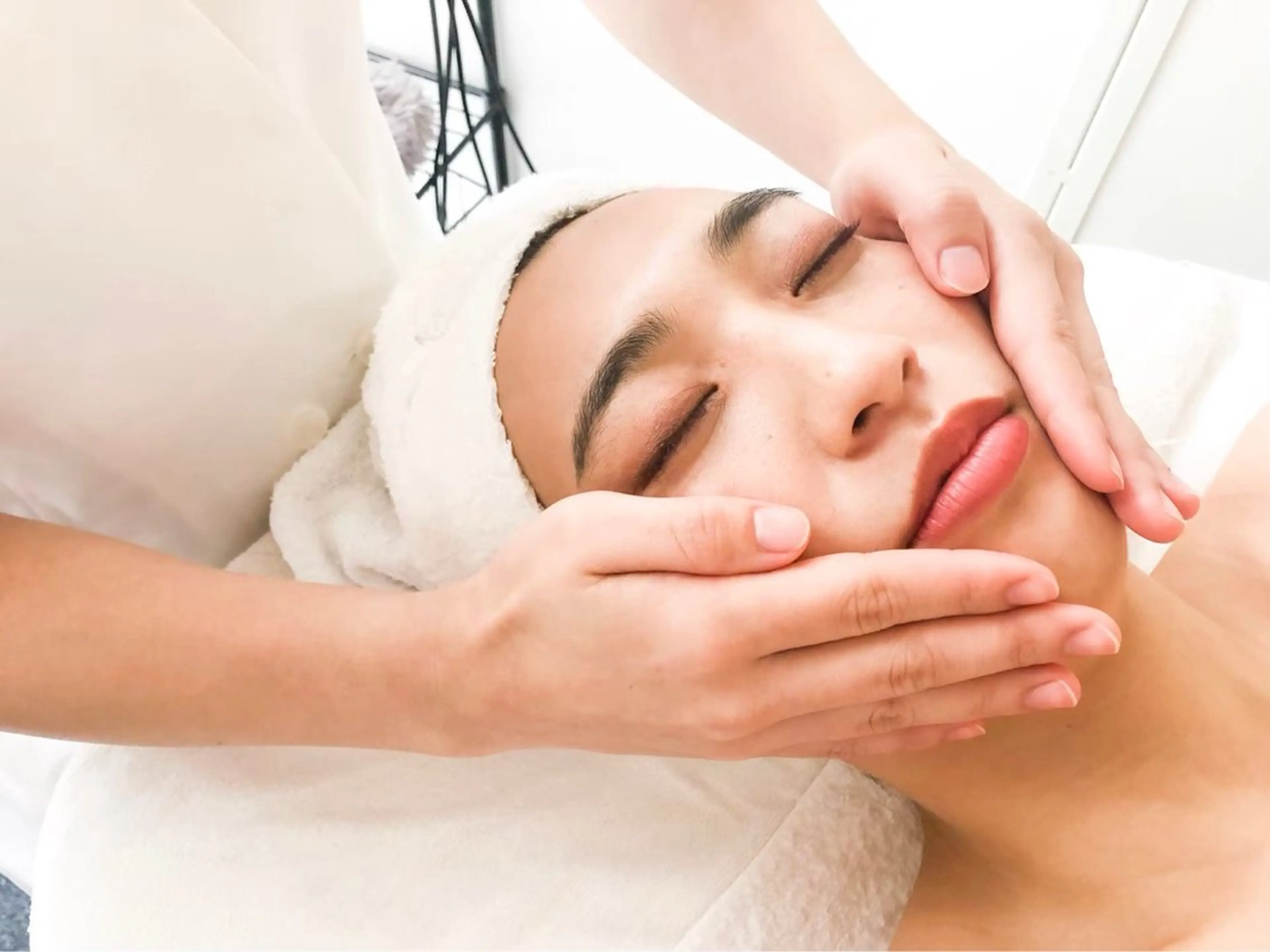 時短ケア最高峰メニュー！透明感&保湿パック付フェイシャルエステ💆🏻‍♀️ヘッドケアプレゼント🎁の写真