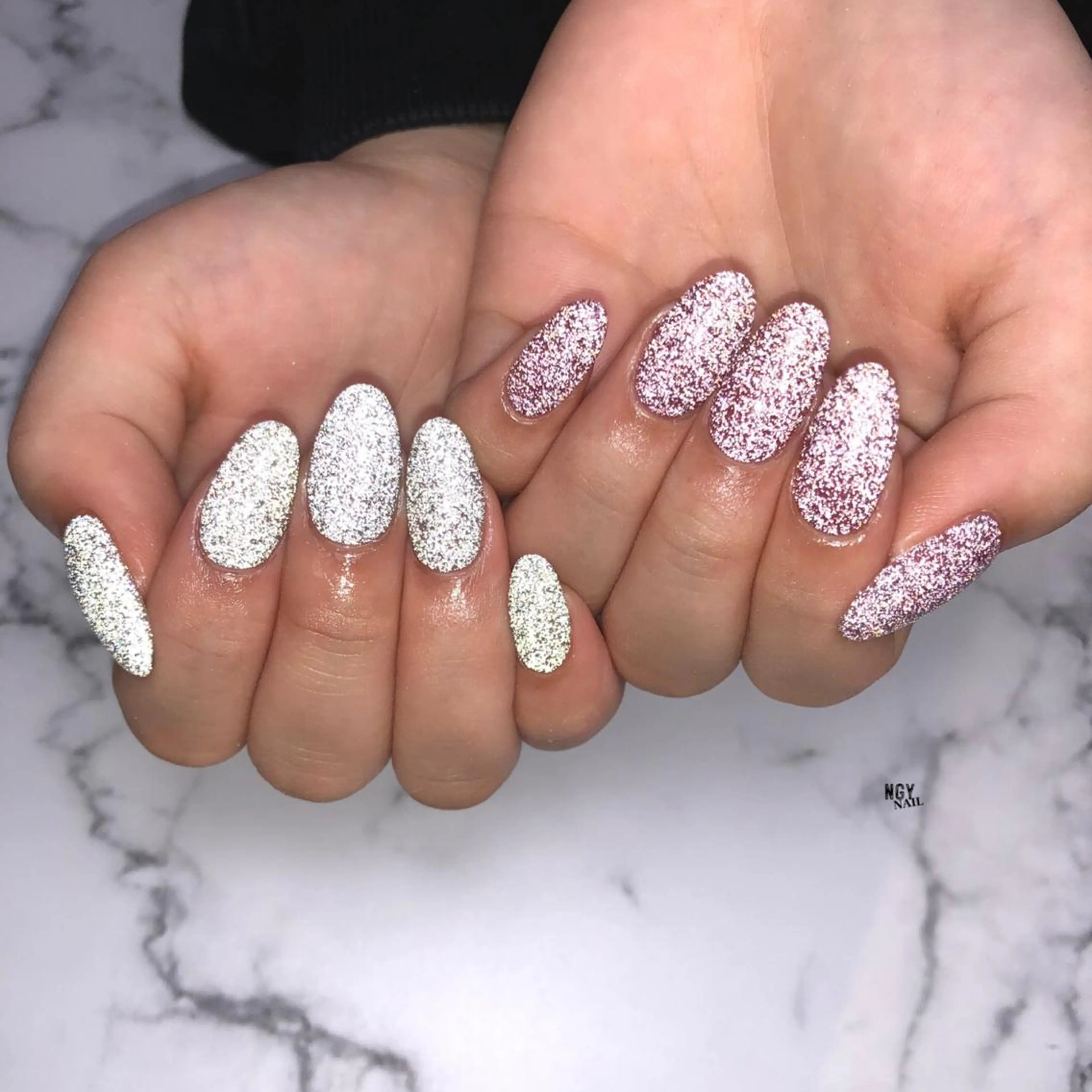 ネイル ボルドー フラッシュネイル ジェルネイル キラキラネイル 韓国ネイル ハンドネイル NAIL NOWのネイルデザイン