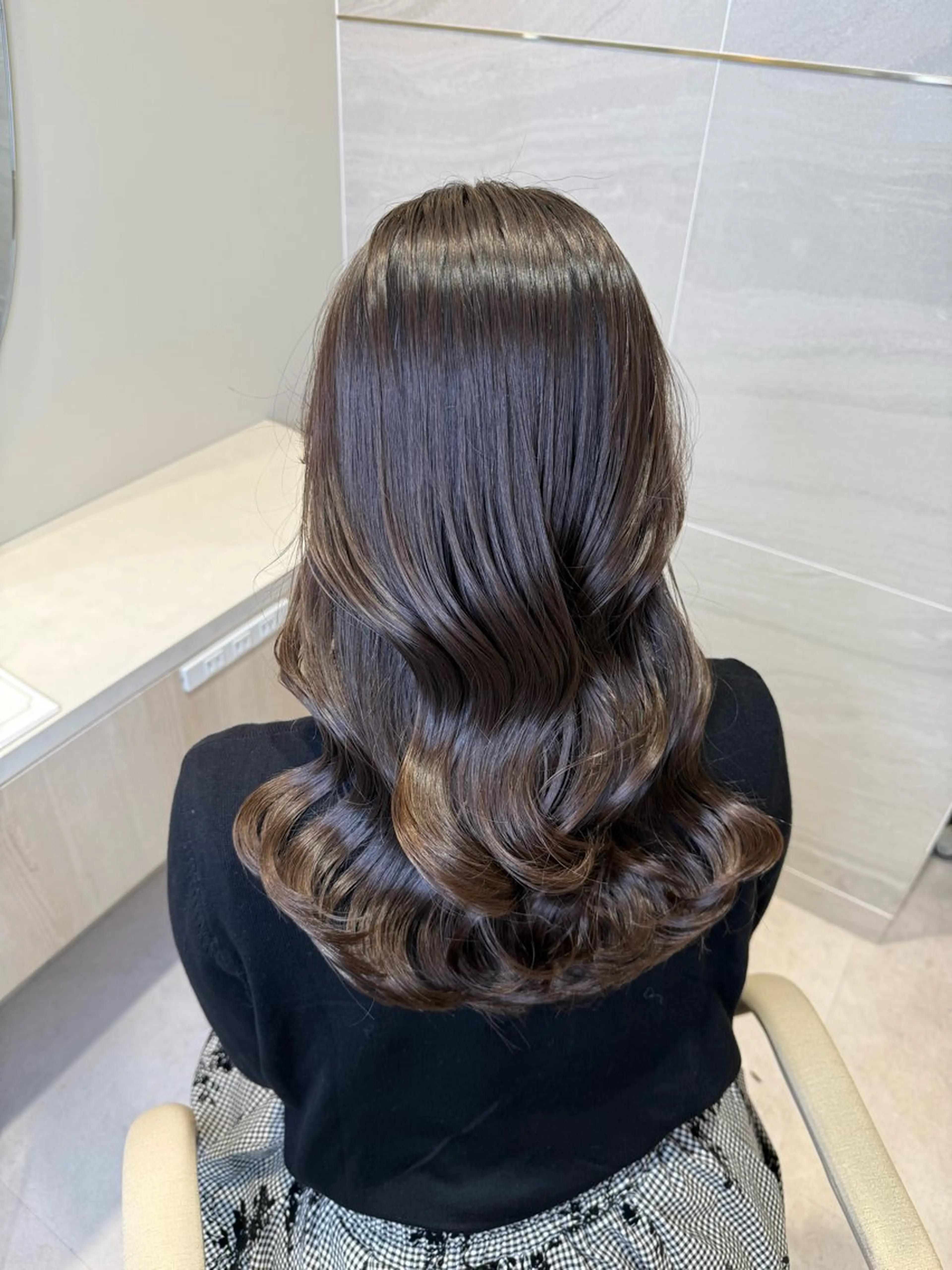 ロング カラー アッシュ アッシュブラウン ブラウンカラー イルミナカラー カット ヘアカラー トリートメント ブリーチなしダブル カラー🧸🐺陽介のヘアスタイル