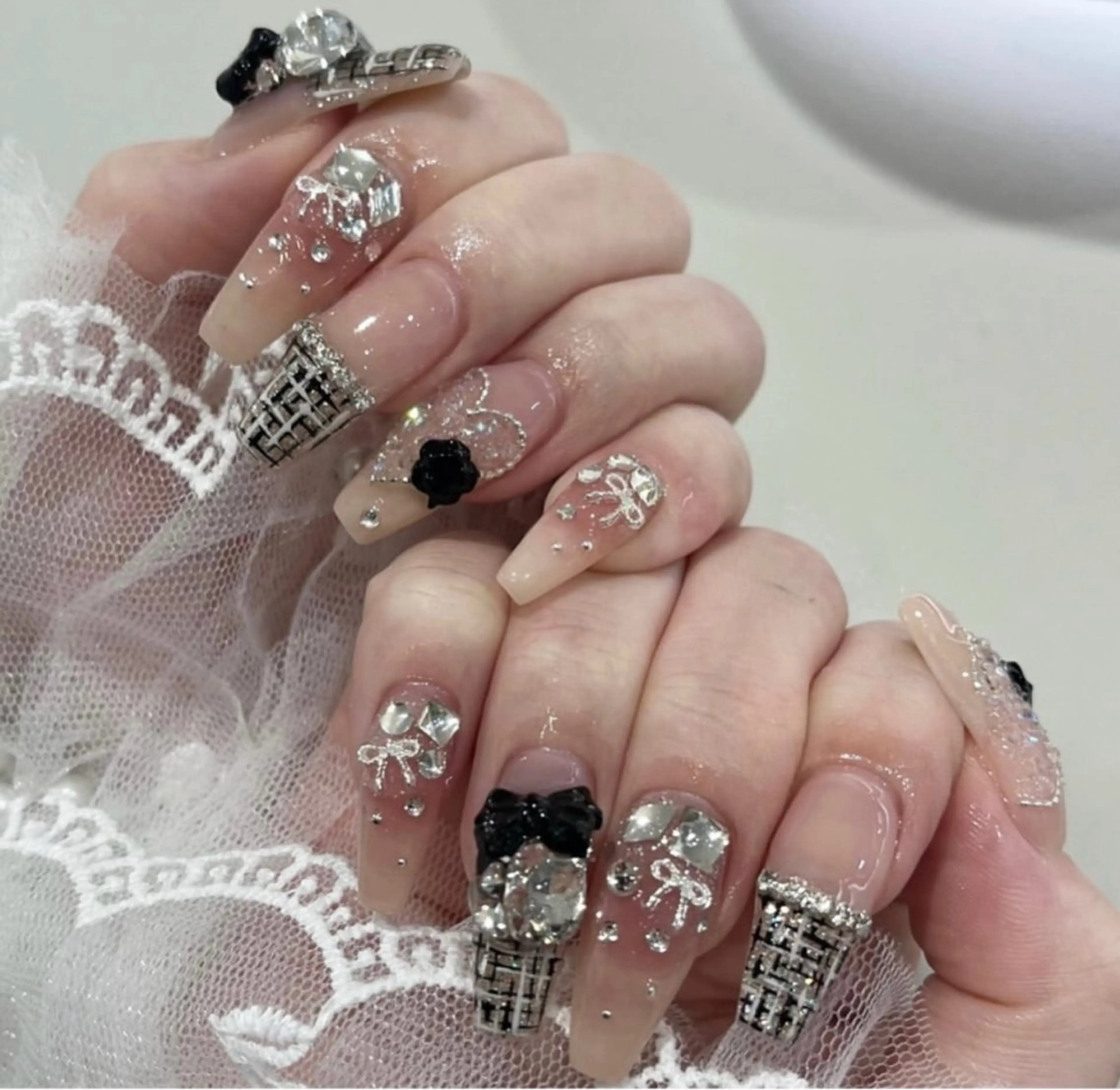 ネイル アートネイル 長さ出し ジェルネイル マグネットネイル ニュアンスネイル なな_ CloudyChanのネイルデザイン