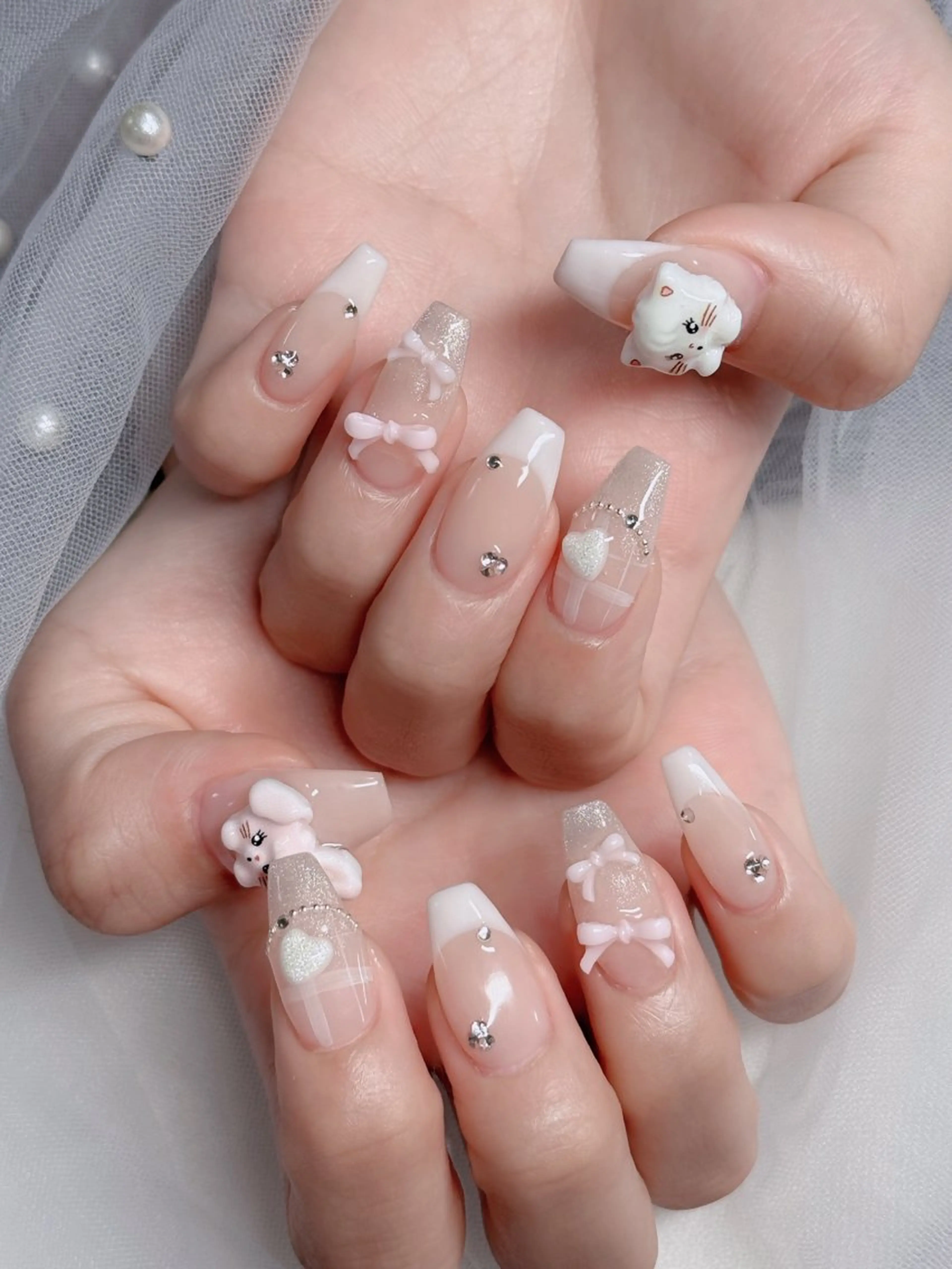 ネイル フレンチネイル ジェルネイル ハロウィン キラキラネイル 韓国ネイル H.babynailsalon所属・H.baby Nail Salonのネイルデザイン