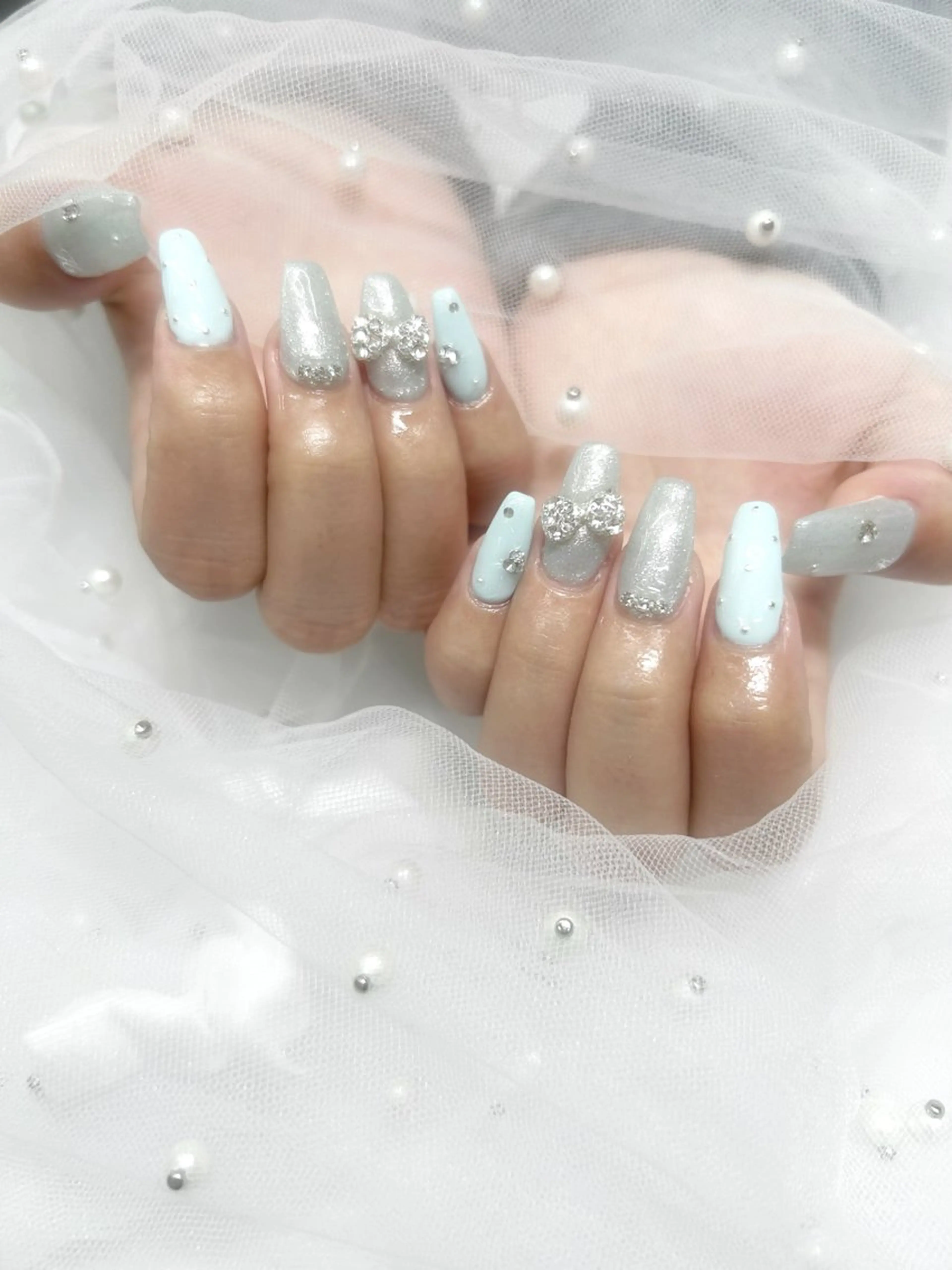 ネイル 水色 ハンドネイル hinata池袋 🌙WOLTOKYOのネイルデザイン