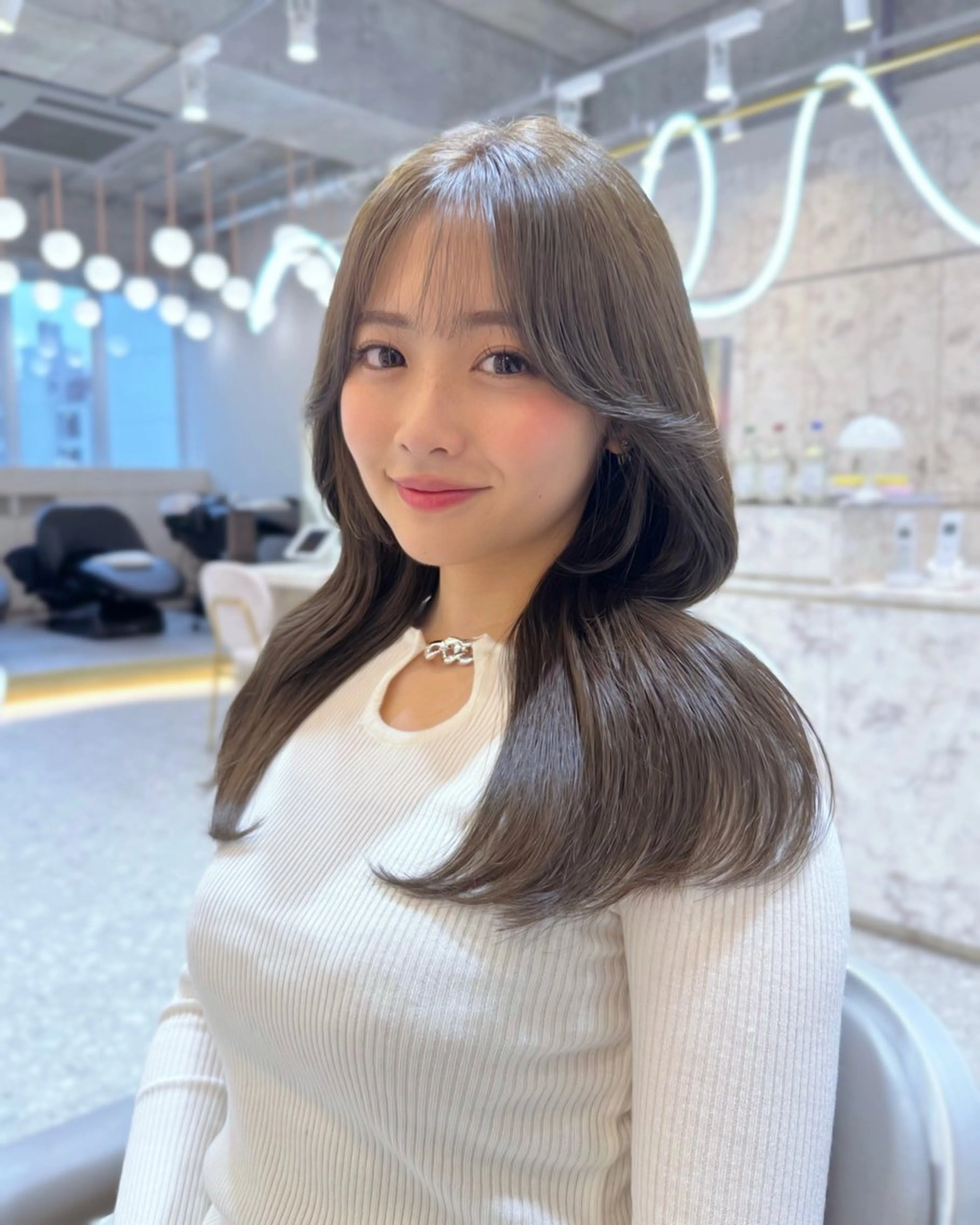 セミロング カラー カット ヘアカラー トリートメント ヘッドスパ ヘアセット 韓国レイヤー/透明感 カラー/髪質改善角所のヘアスタイル
