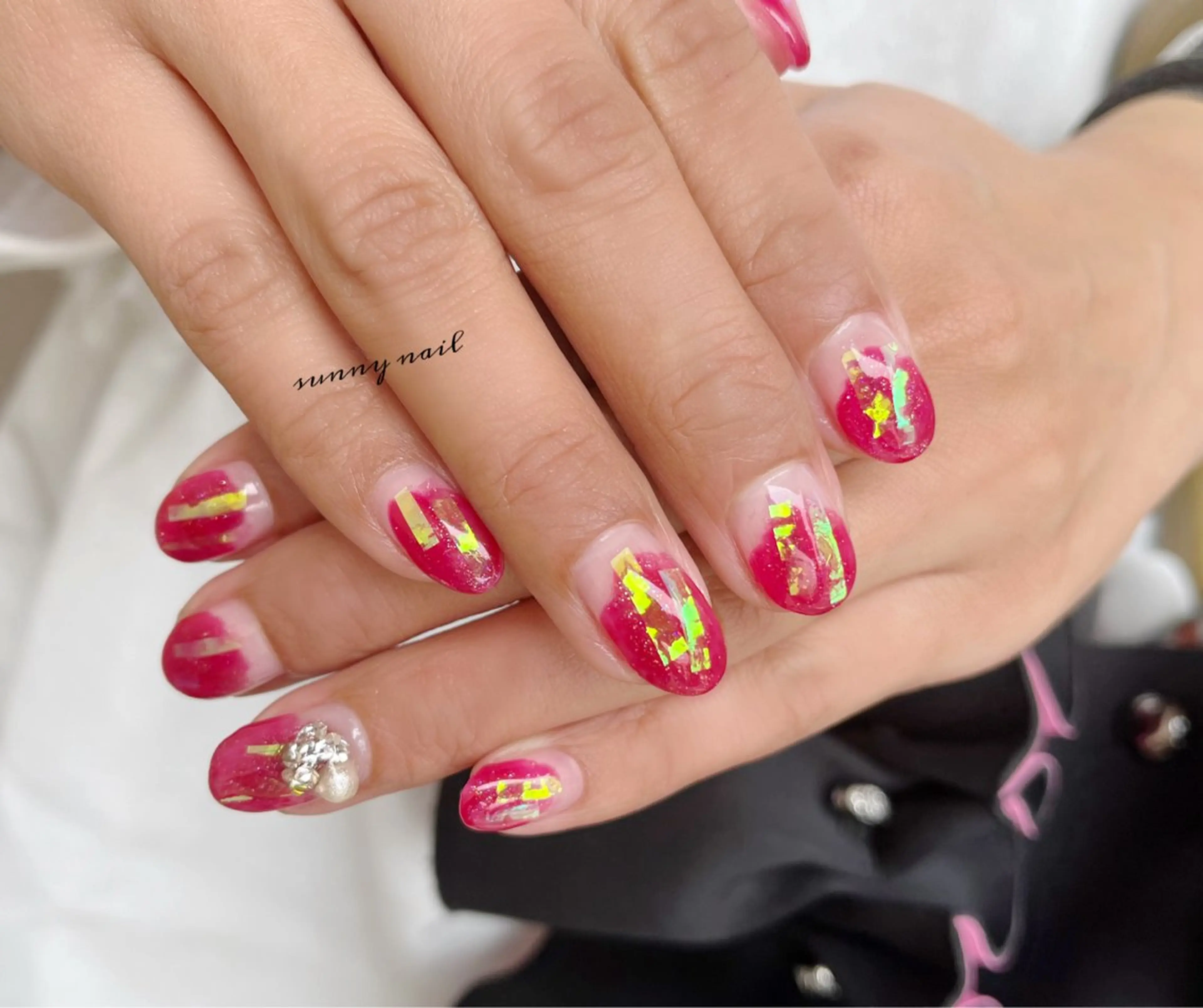 ネイル オーロラネイル ボルドー sunny nailのネイルデザイン