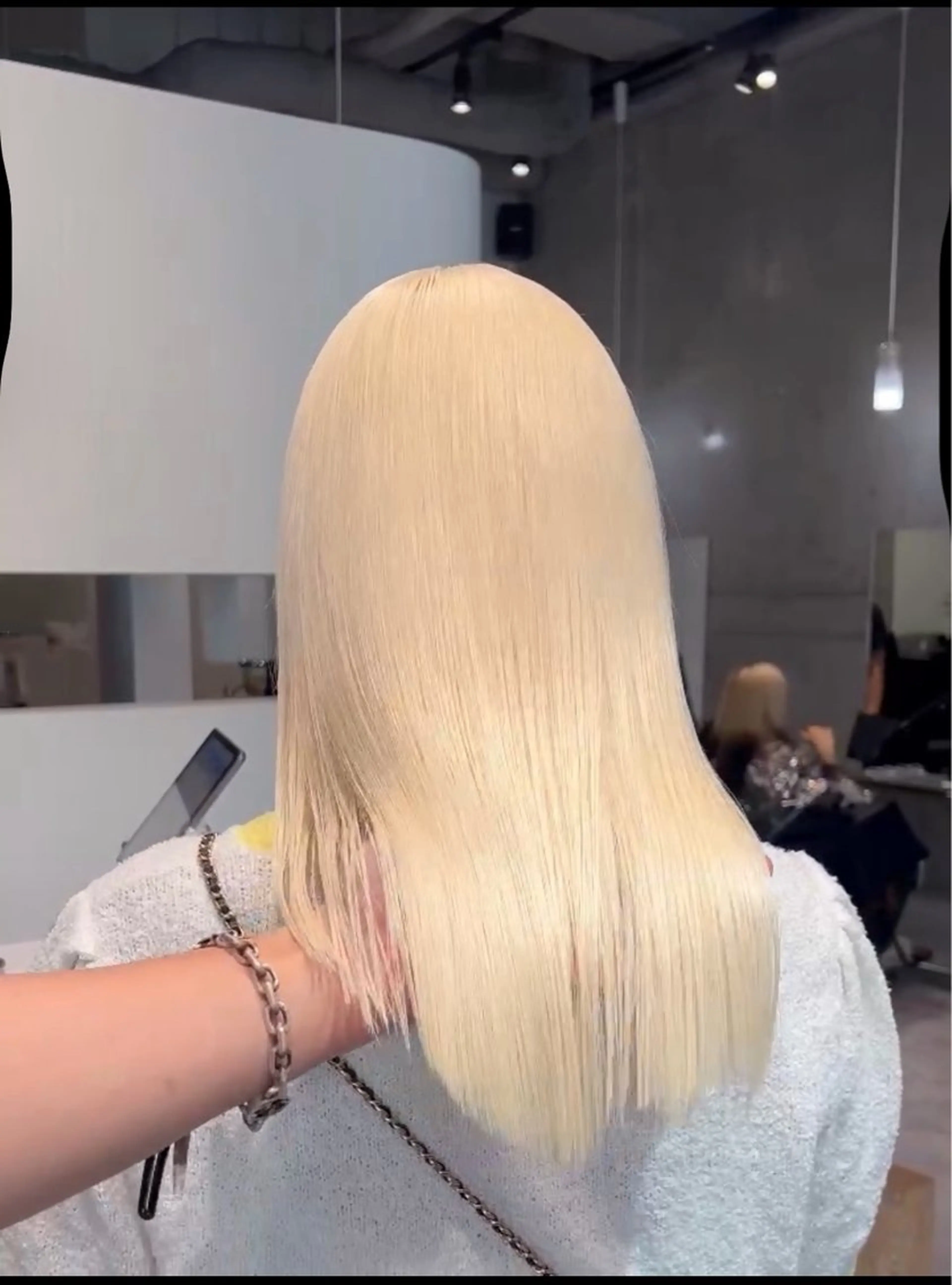 カラー ブリーチ ブロンド ヘアカラー ブリーチ専門店MONIQA所属・ブリーチ特化 🌟たまき🌟のヘアスタイル