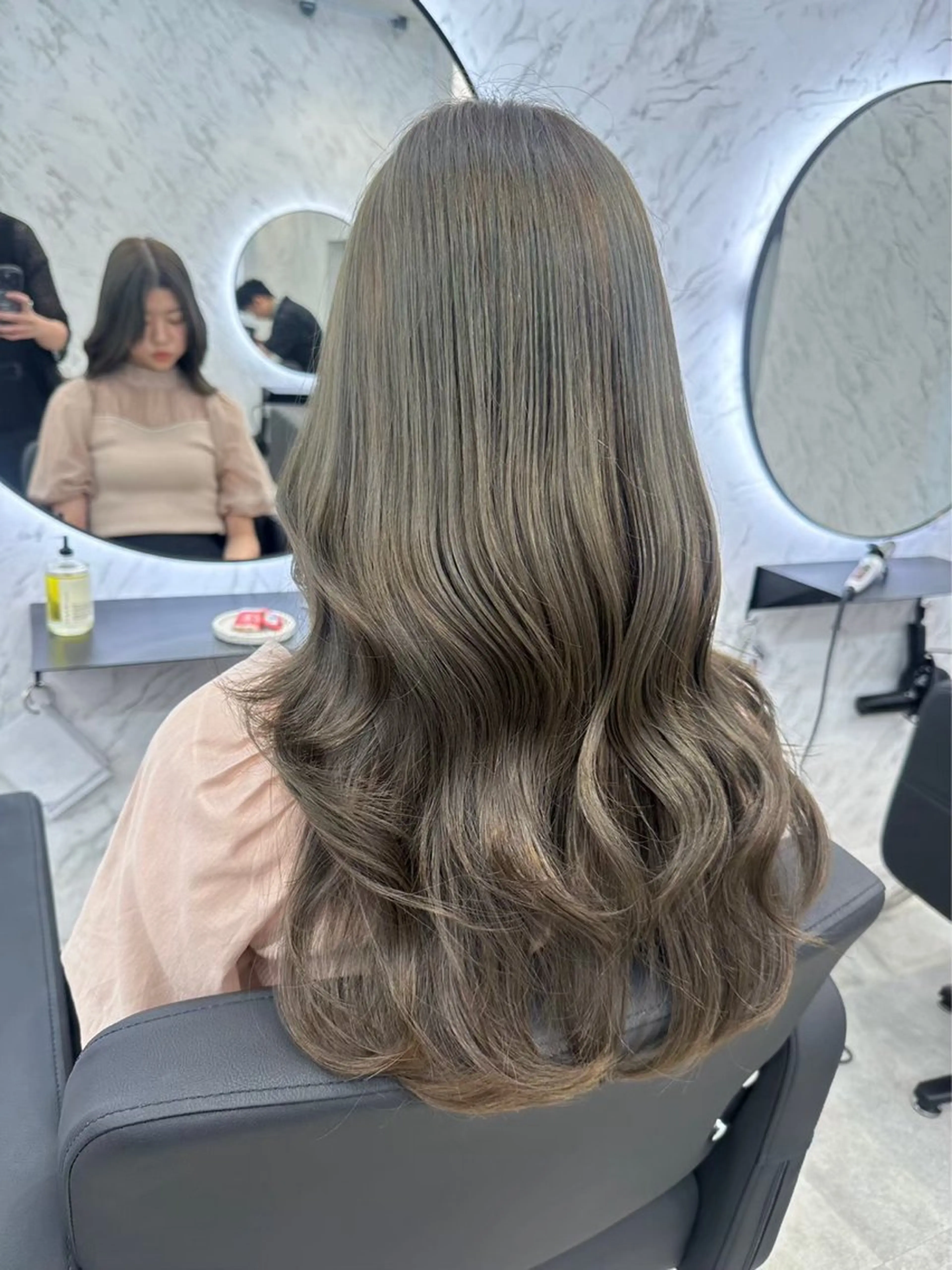 ロング カラー グレージュ オリーブグレージュ オリーブグレー ヘアカラー トリートメント 艶カラー 🇰🇷💎MIUのヘアスタイル