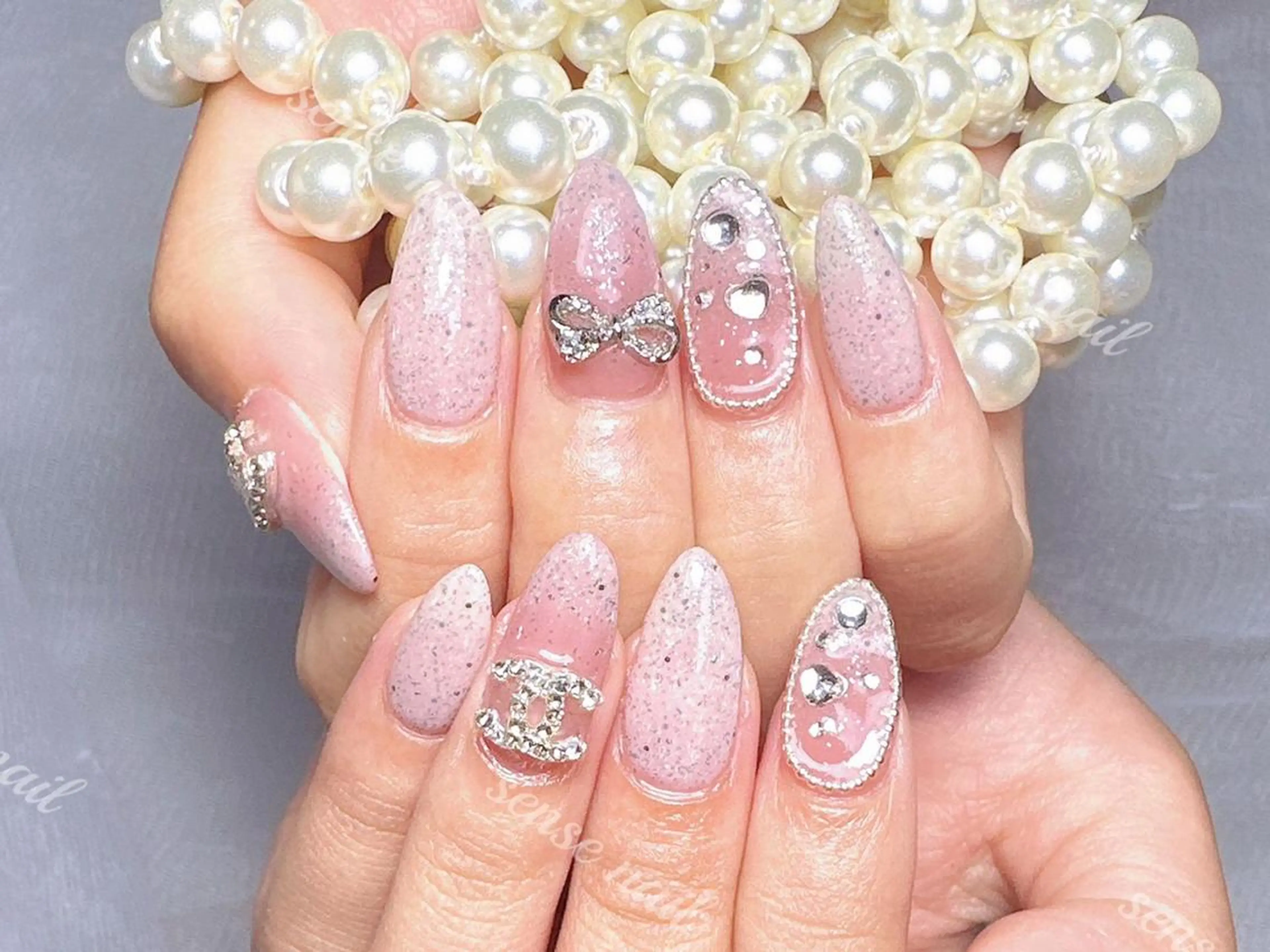 ネイル Queening 🦋のネイルデザイン
