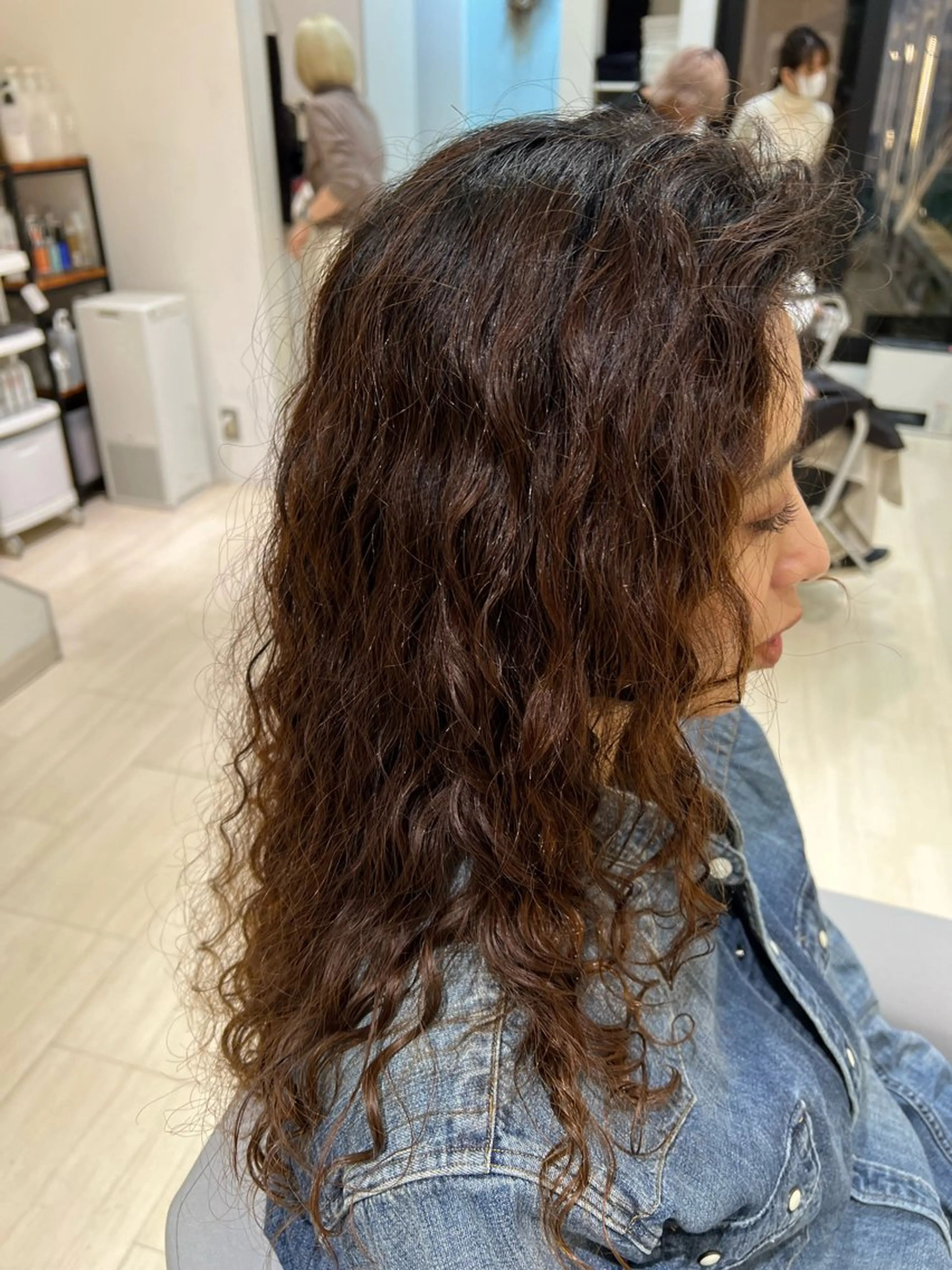 ミディアム カラー パーマ ヘアアレンジ メンズ ヘアカラー トリートメント 堀井 凌平のヘアスタイル