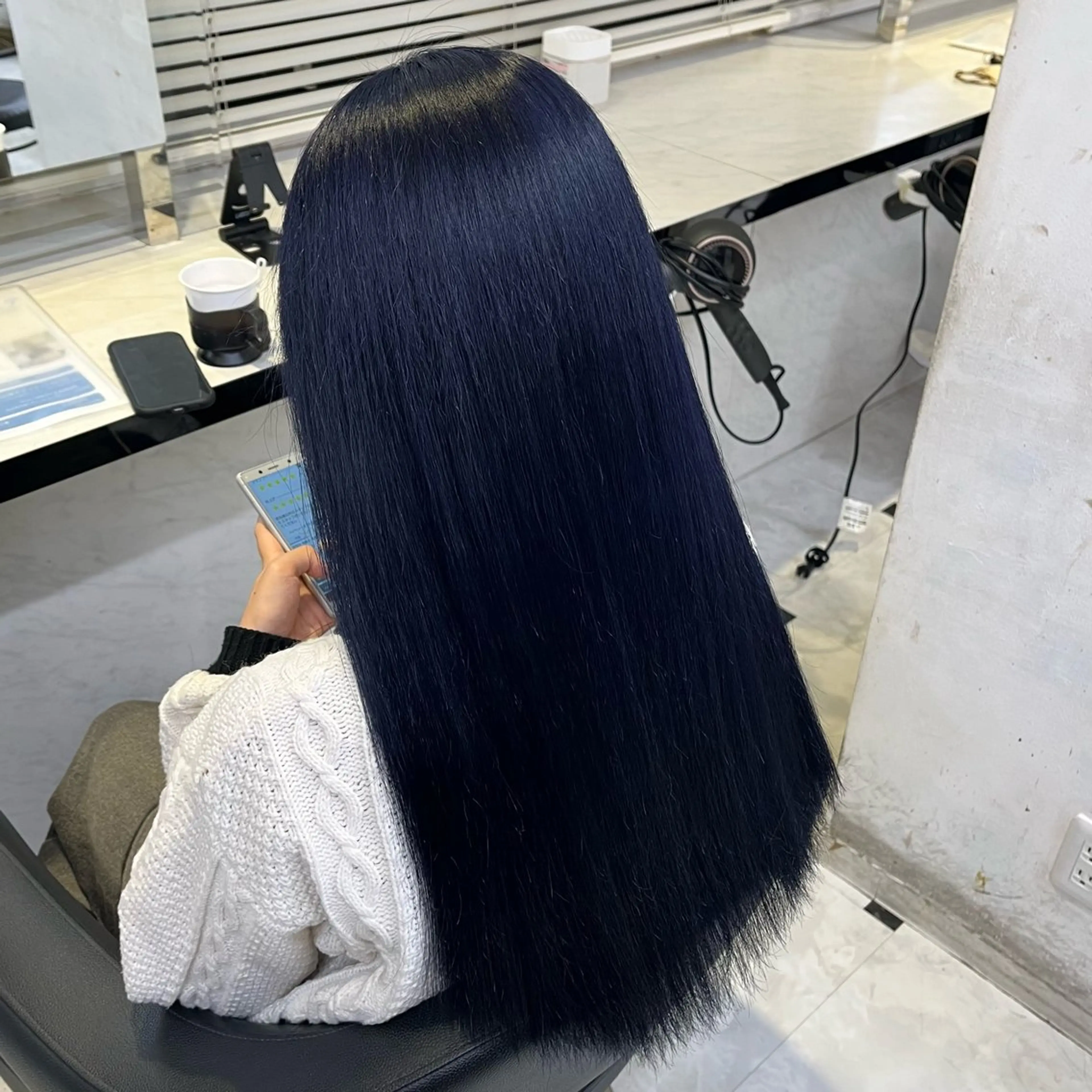 セミロング 🍒透明感カラー🌨 🥕ハイトーンカラーのヘアスタイル
