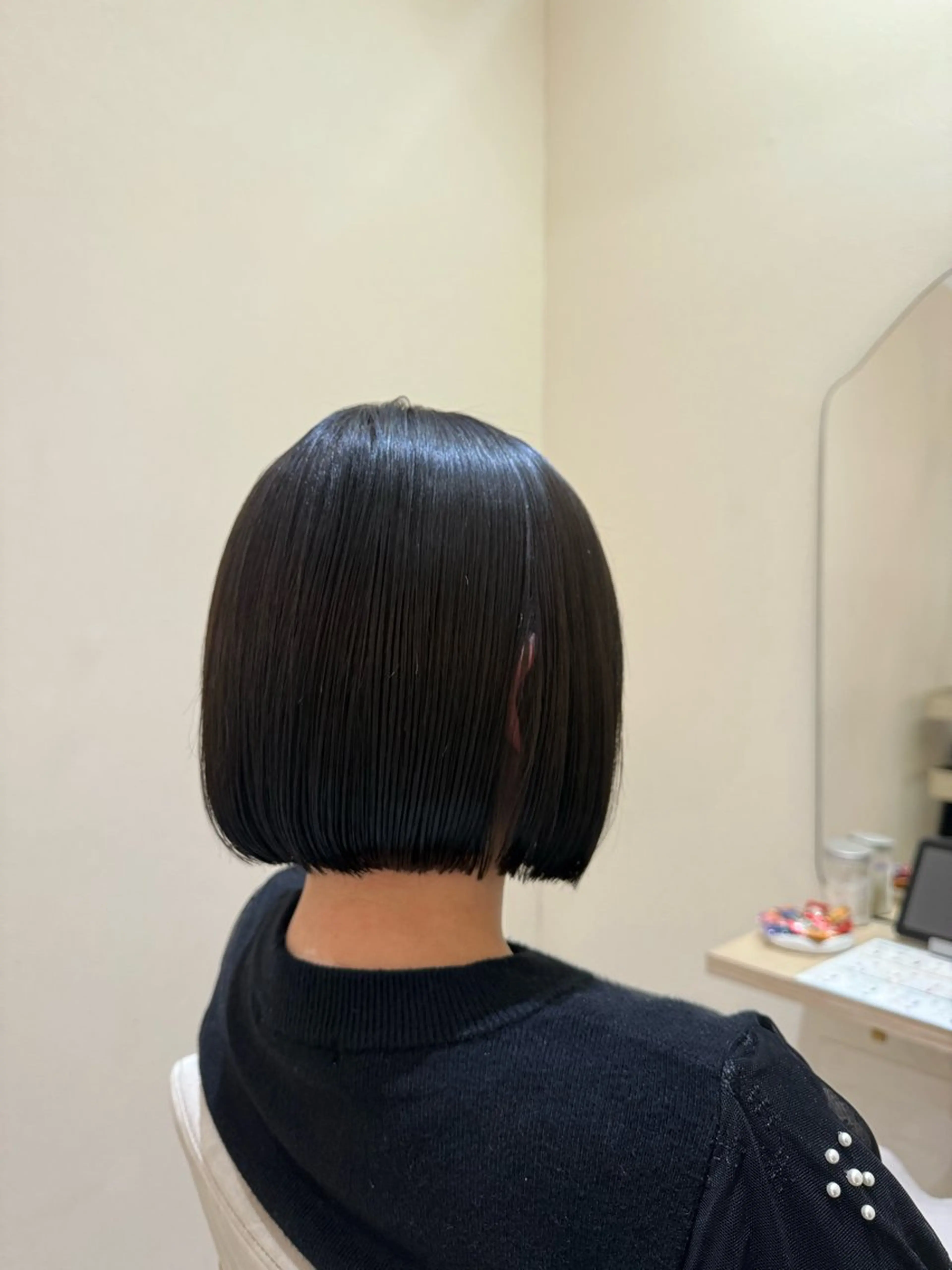 ミディアム カラー 切りっぱなしボブ ボブ くせ毛 縮毛矯正 カット ヘアカラー トリートメント 【ボブ/透明感カラー 】🎀上村美緒🎀のヘアスタイル