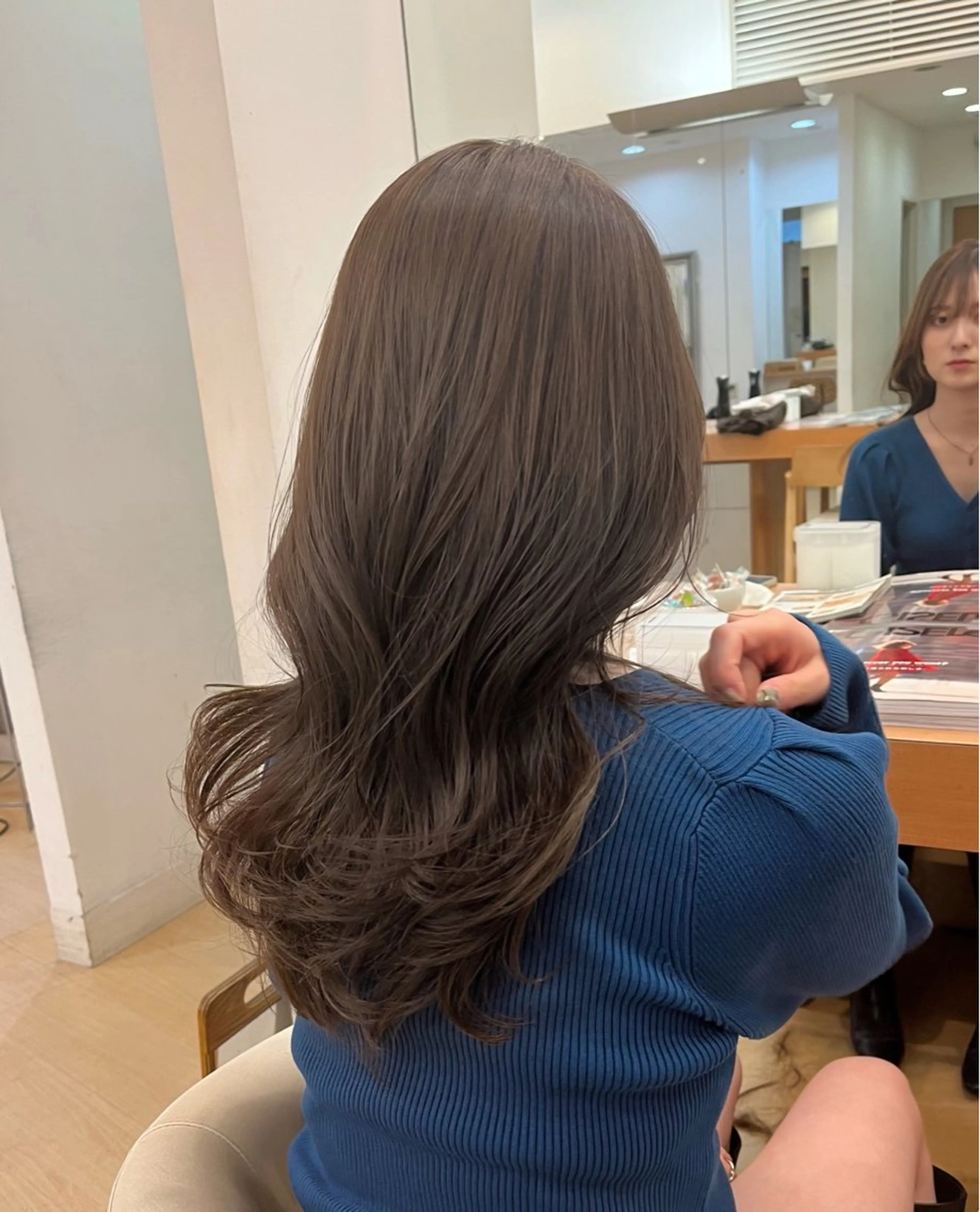 ロング カラー ベージュカラー オリーブベージュ 韓国風ヘア レイヤーカット ヘアカラー LUNA🌙韓国ヘア 🌙レイヤーカットのヘアスタイル