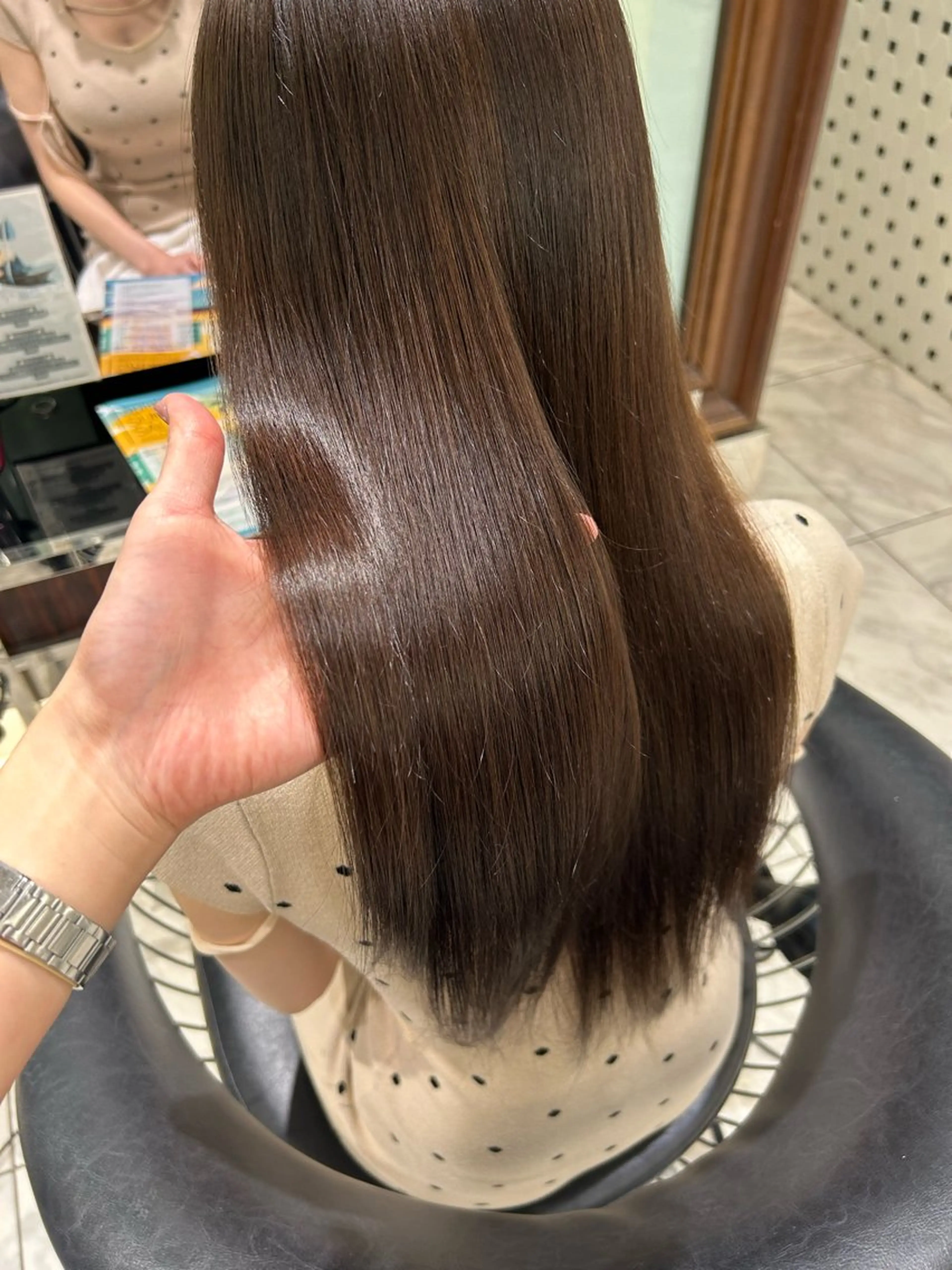 セミロング パーマ カット 縮毛矯正 垢抜けヘア 韓国ヘア銀座近下菜央のヘアスタイル