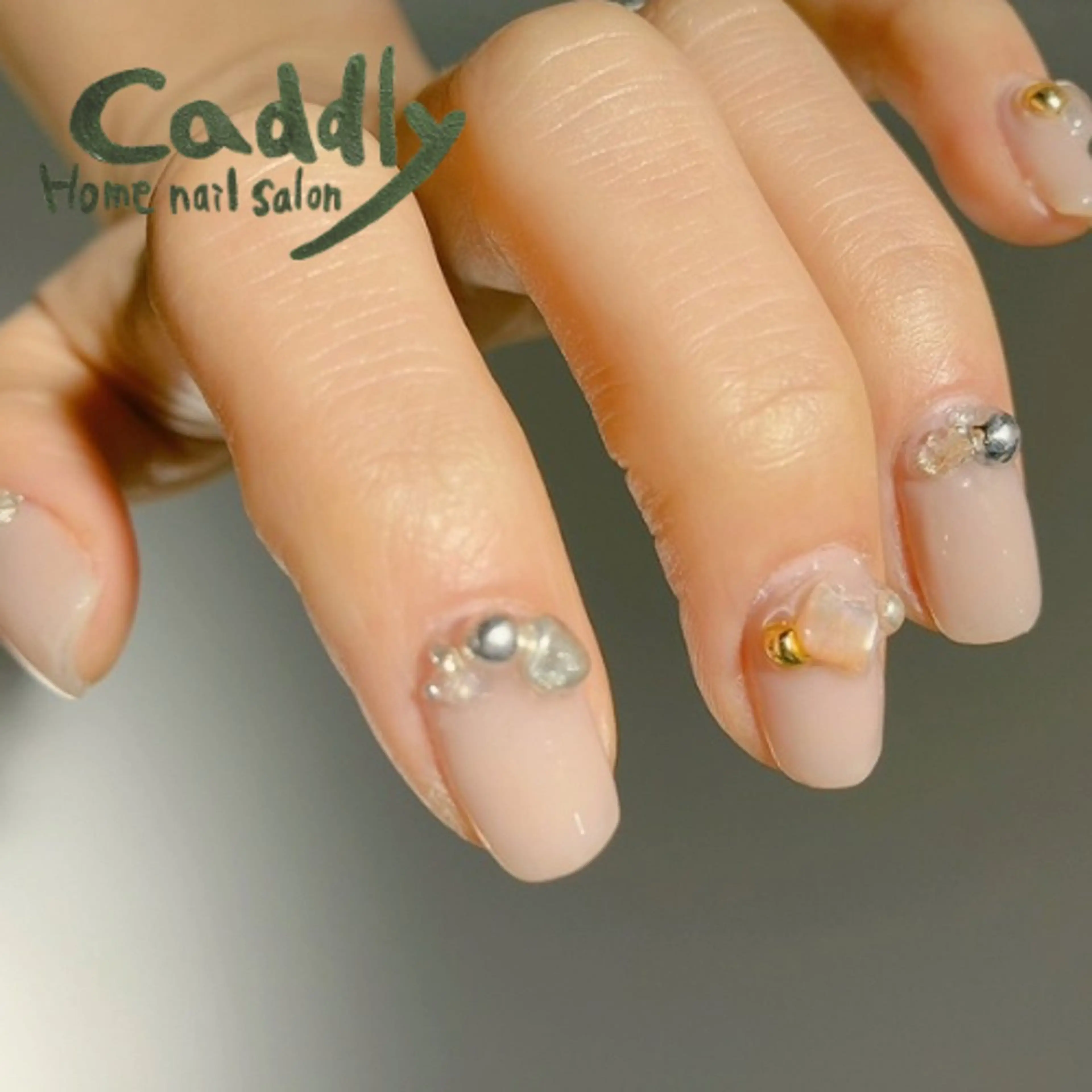 ネイル シンプルネイル caddly naoのネイルデザイン
