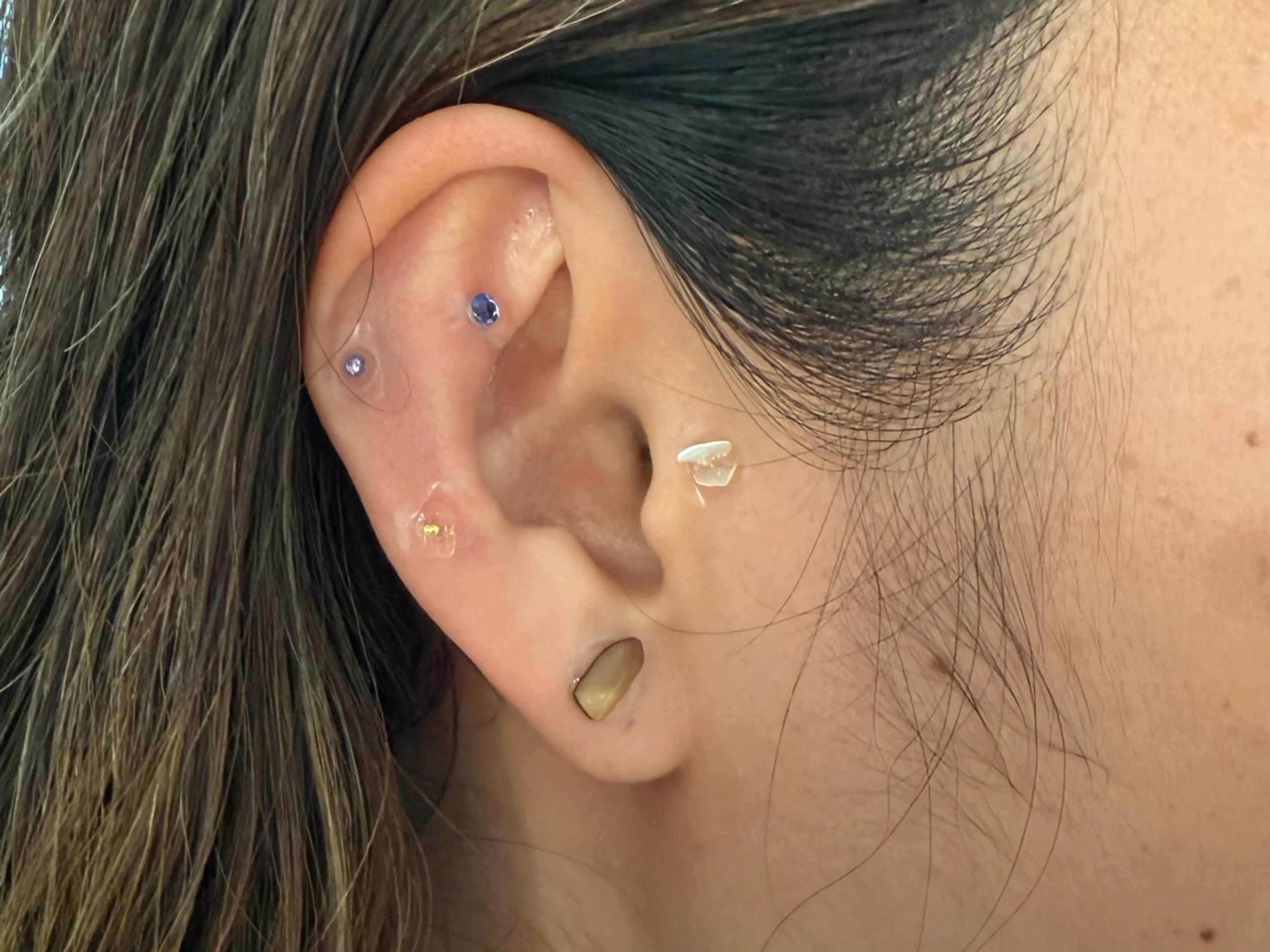 耳つぼジュエリー 10個までの写真