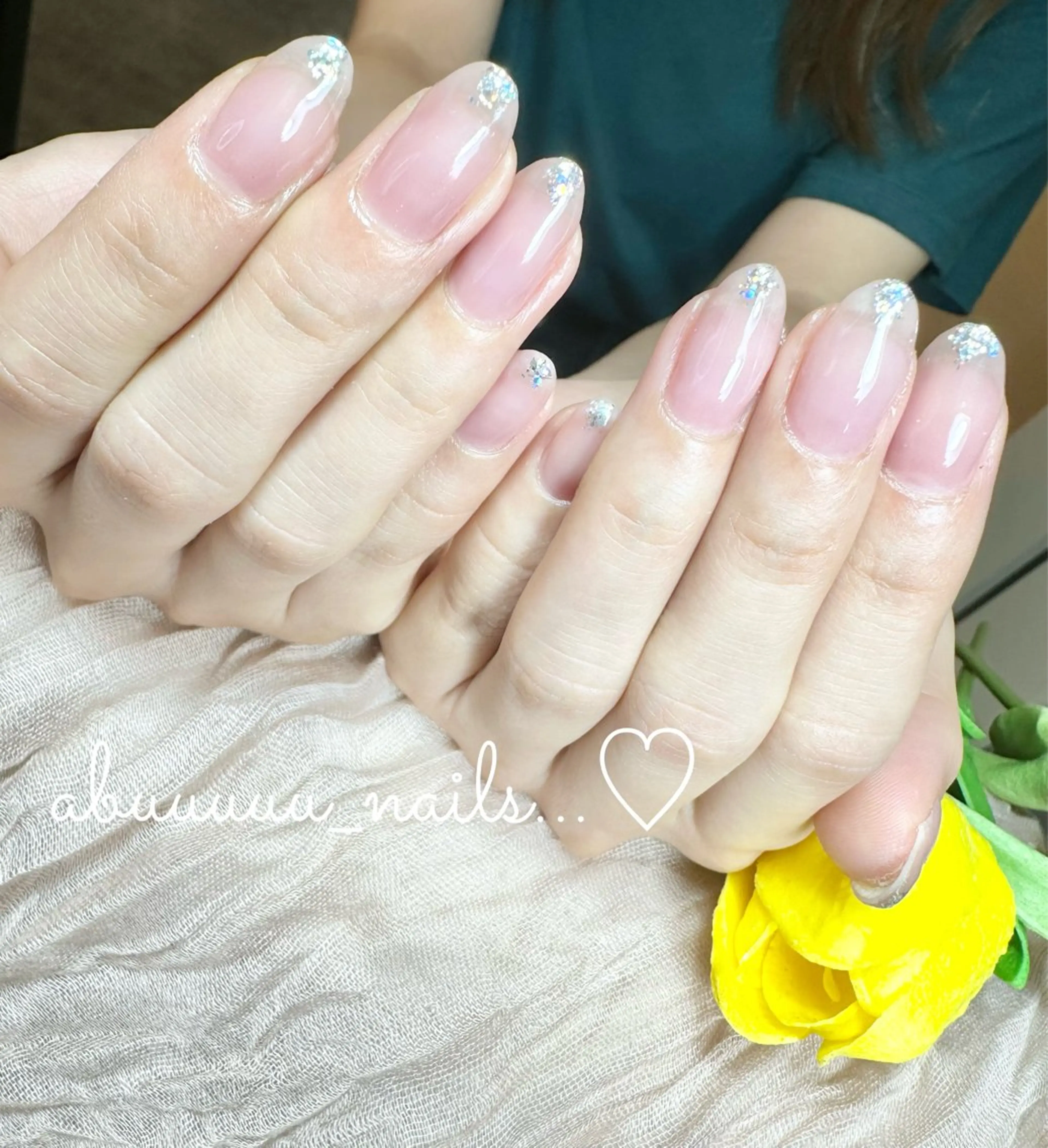 ネイル ホログラムネイル オフィスネイル abuuuuu nailsのネイルデザイン