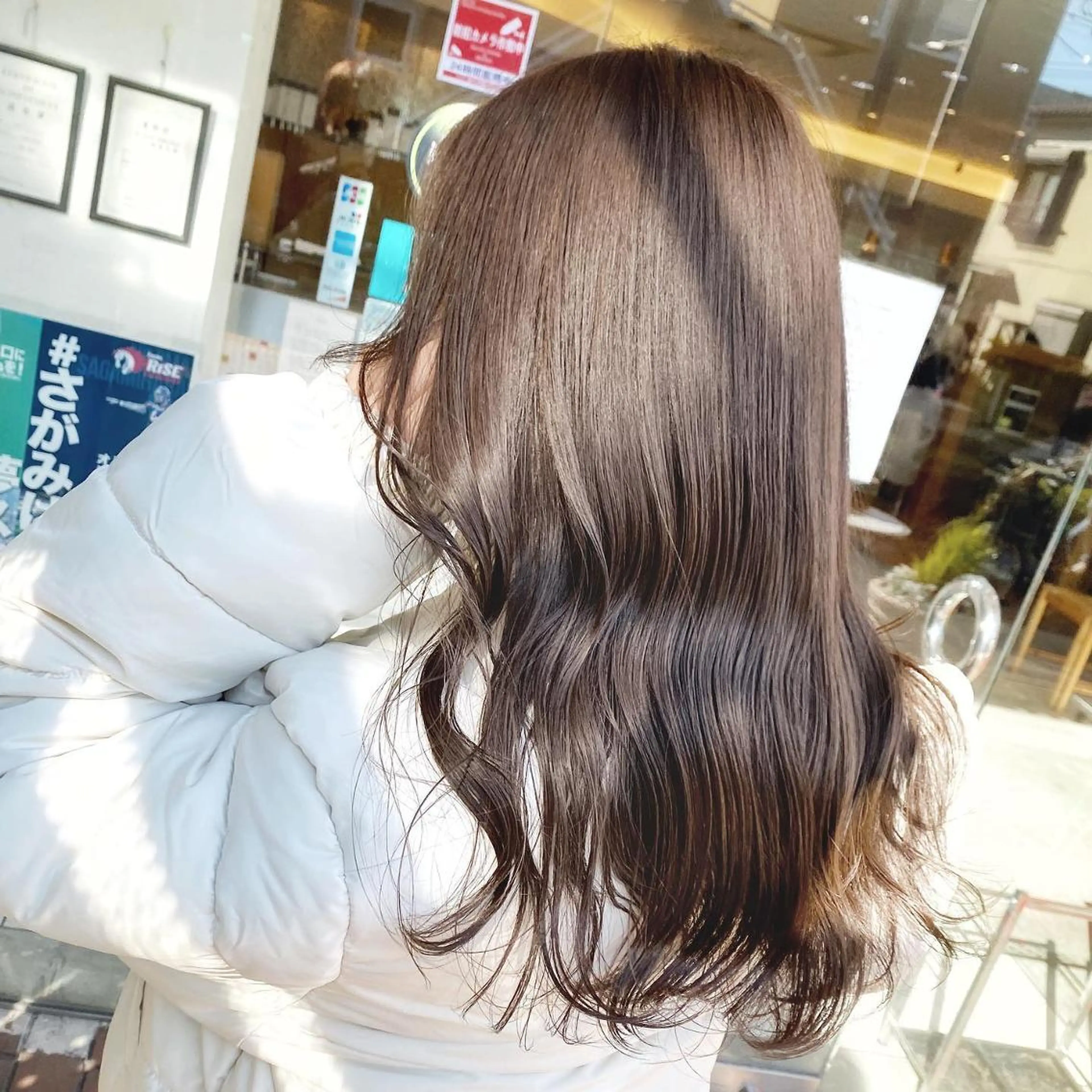 カラー ベージュカラー ブリーチ ブラウンカラー グレージュ ブリーチなしカラー ミルクティーレイヤー 大澤竜馬のヘアスタイル