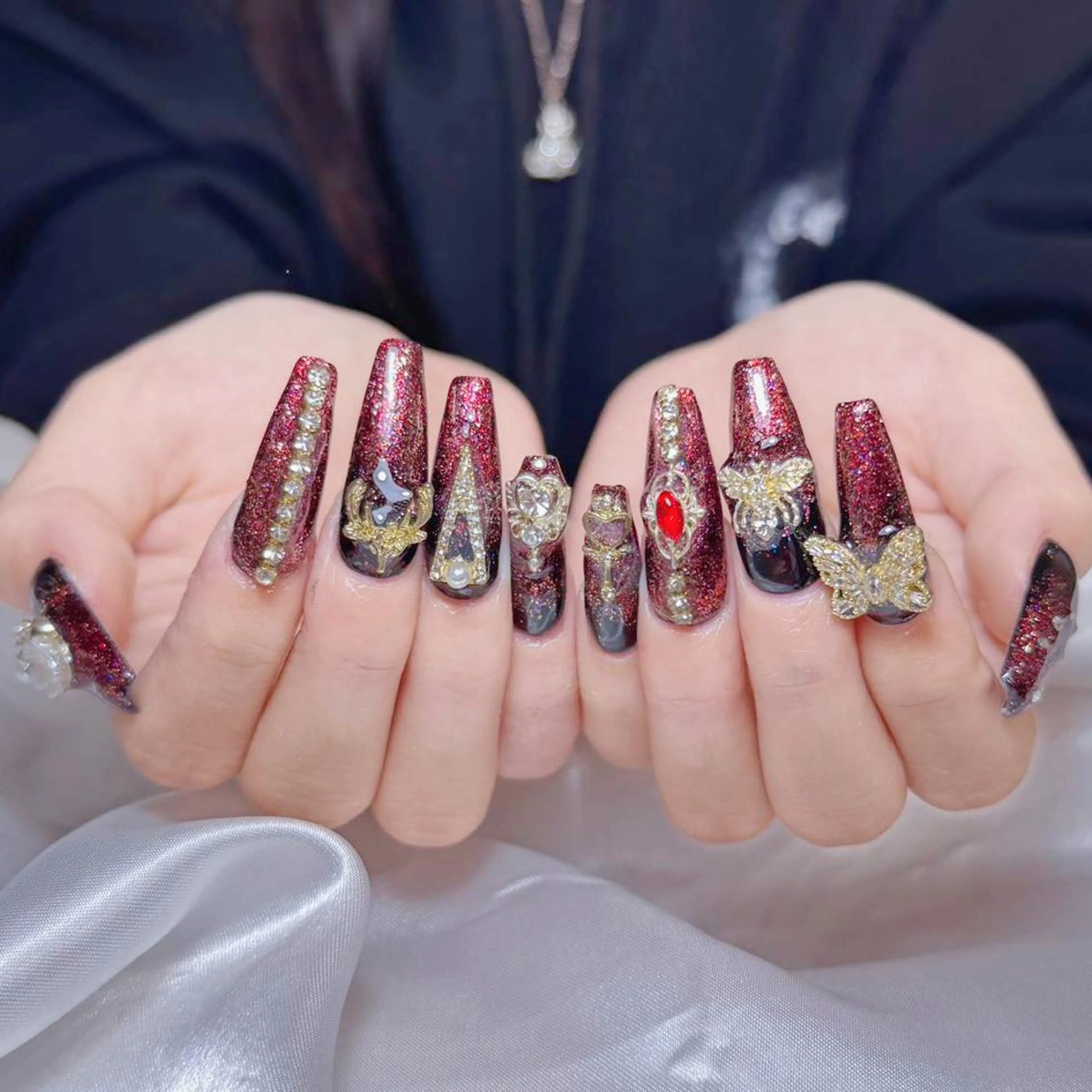 ネイル アートネイル オーロラネイル ガーリー キラキラネイル 韓国ネイル Nail Monsterのネイルデザイン