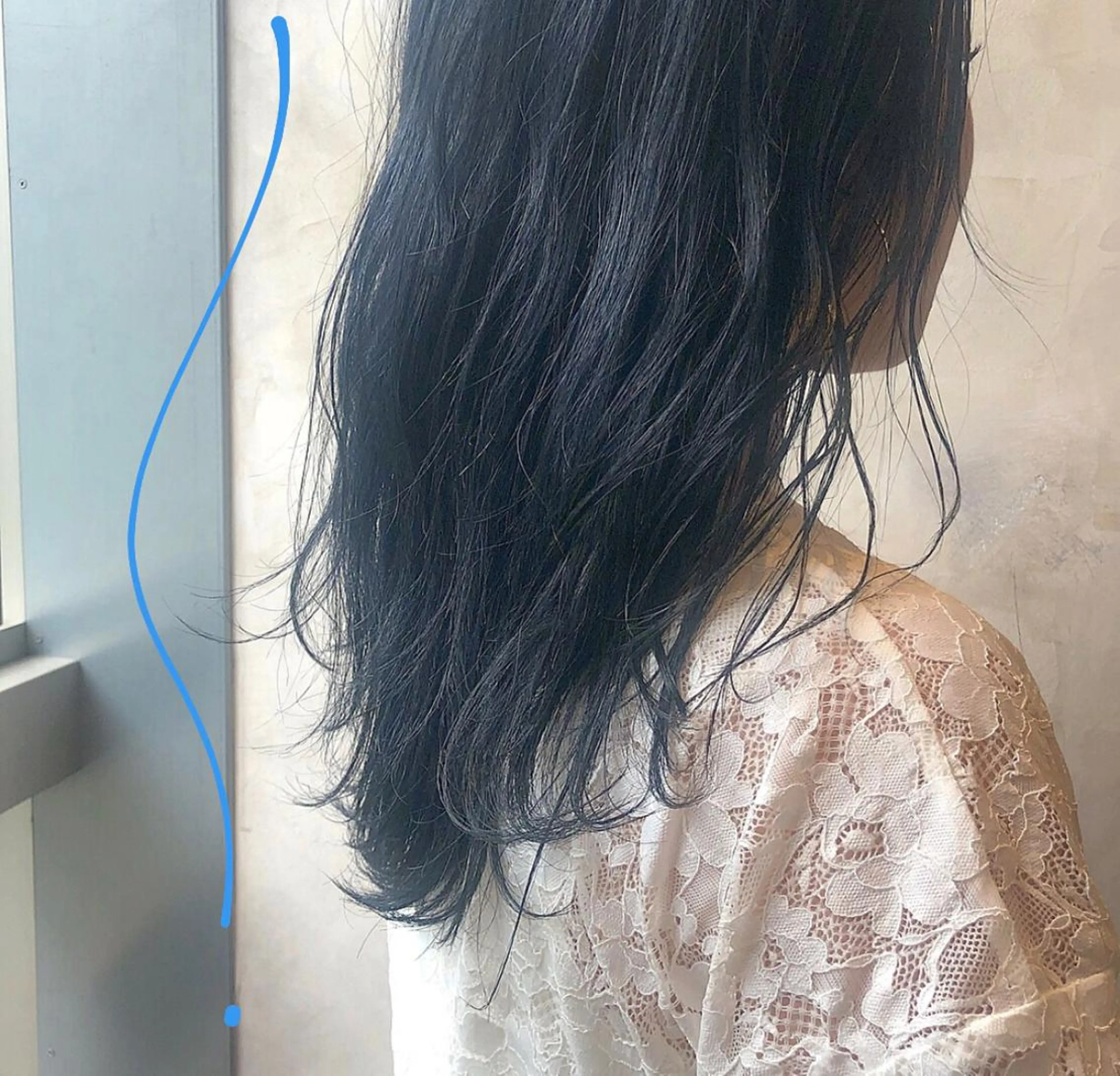 ロング カラー 黒髪 ブルーカラー ブルーブラック 圧倒的透明感カラー nana🦕のヘアスタイル