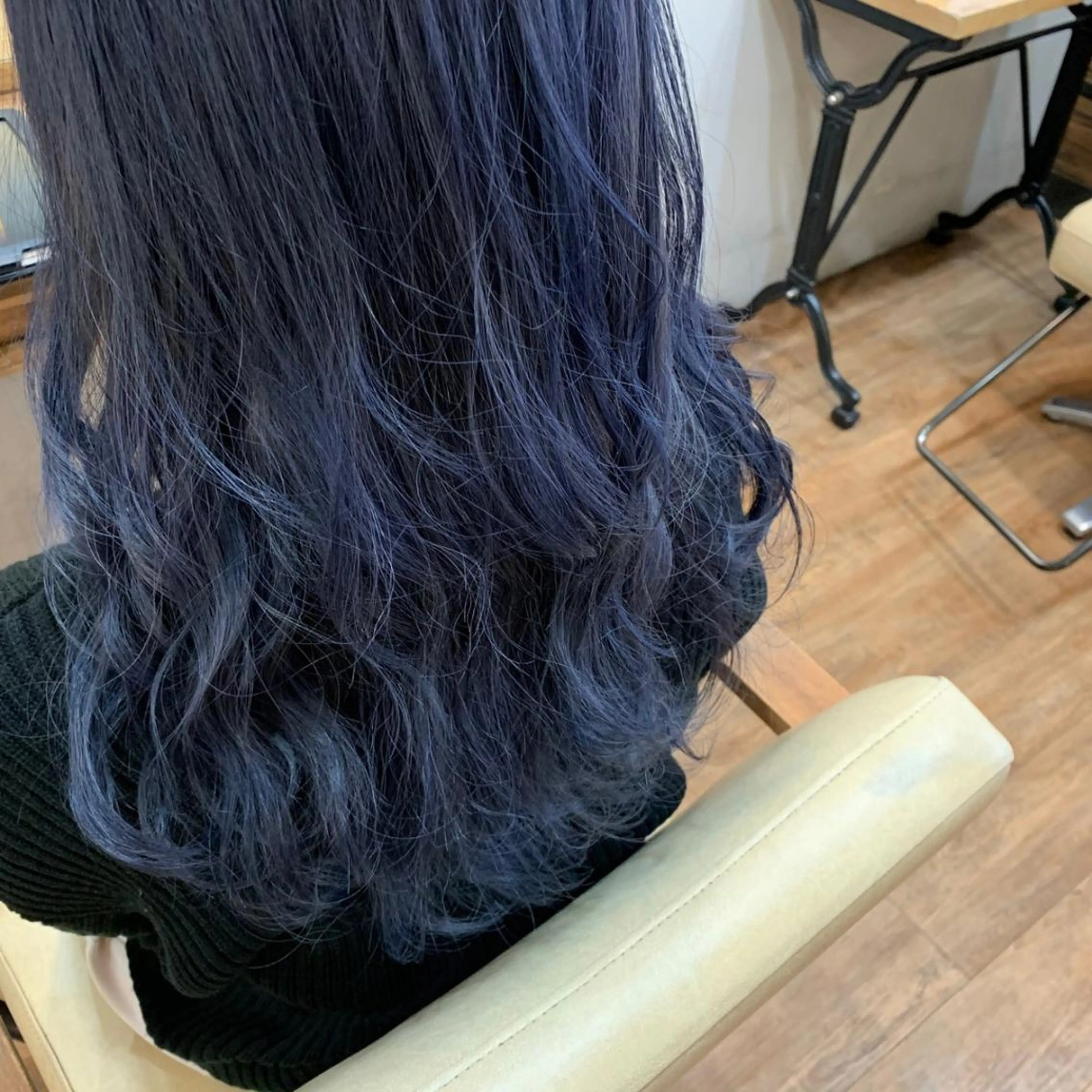 ロング カラー ブルーカラー ネイビーカラー ヘアカラー あべ ゆうかのヘアスタイル