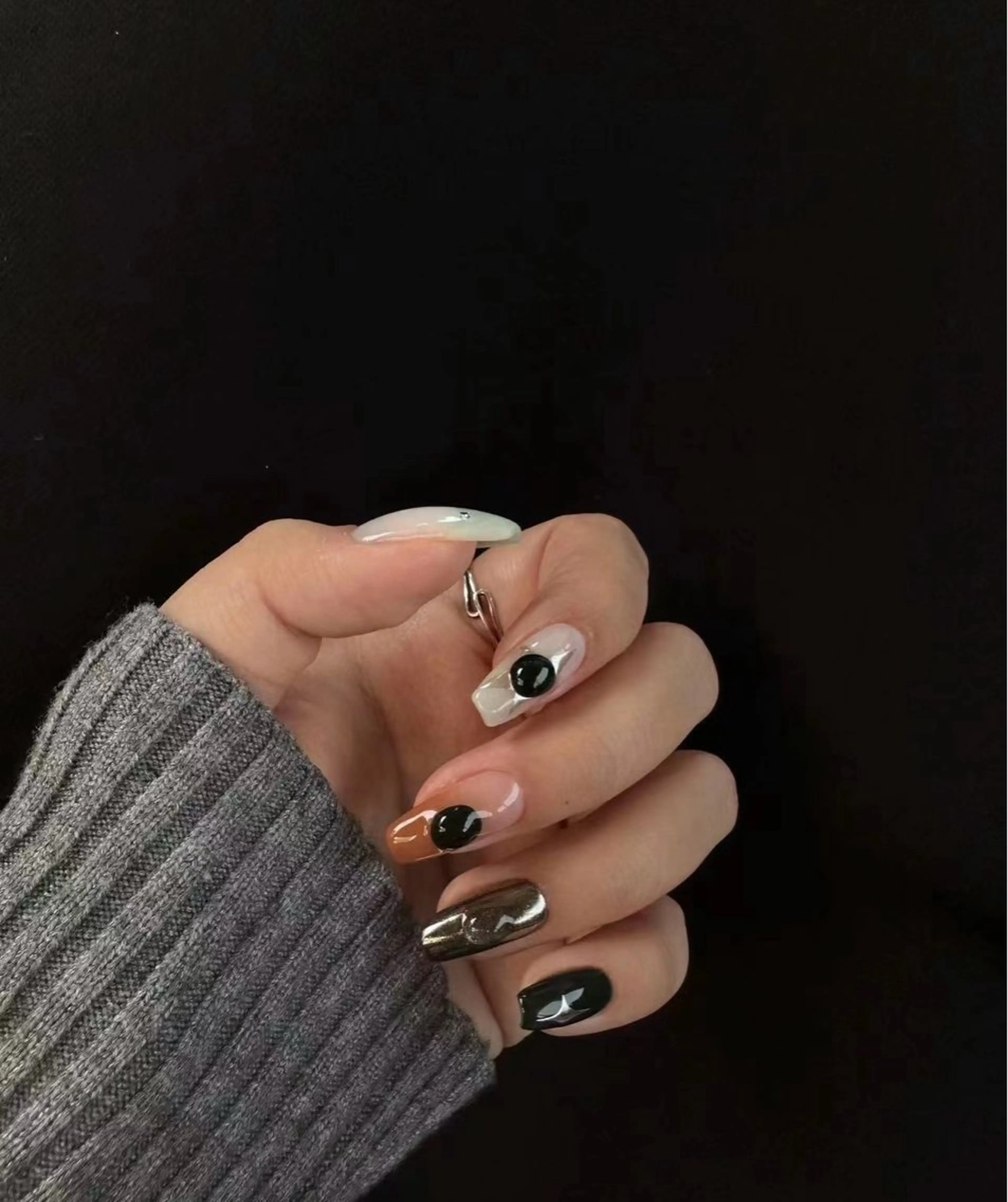 ネイル 長さ出し フットネイル フレンチネイル ジェルネイル ガラスフレンチ ハンドネイル ハンドケア Best Nail池袋東口店のネイルデザイン
