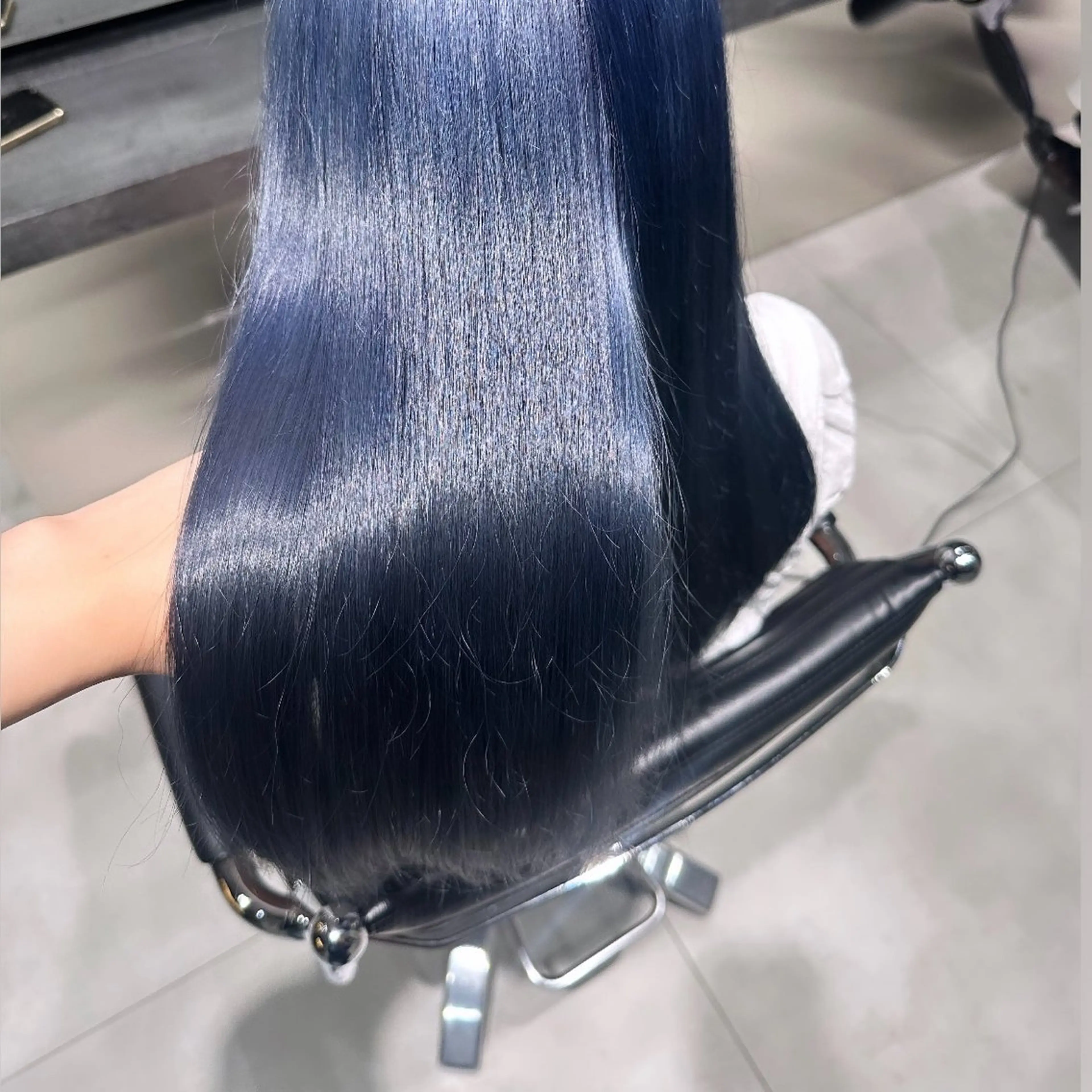 ロング カラー ブルーカラー カット ヘアカラー トリートメント ハイトーン/ウルフ/ レイヤー/Asukaのヘアスタイル