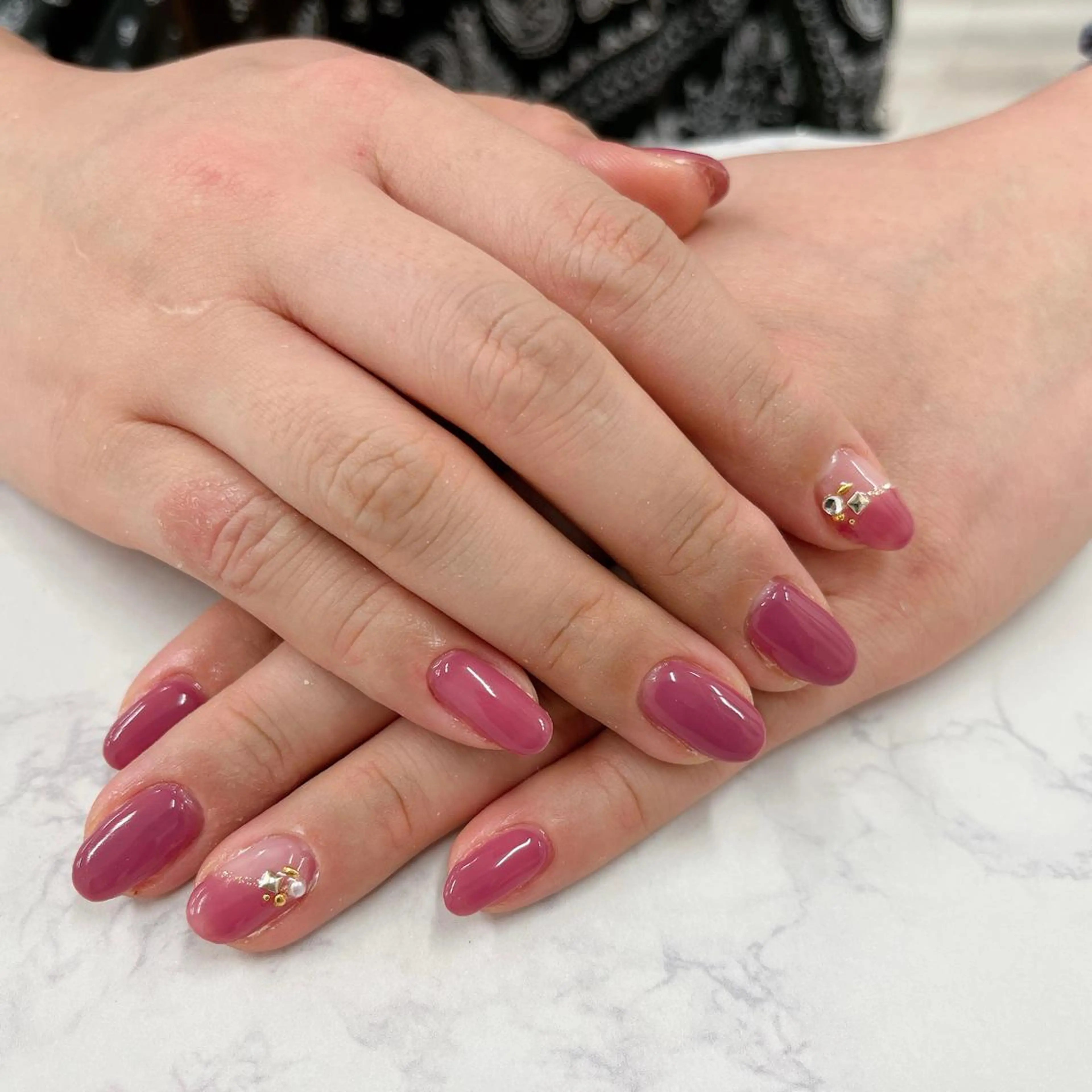 ネイル フレンチネイル 斜めフレンチ シンプルネイル ハンドネイル Bianca TORII🌞のネイルデザイン