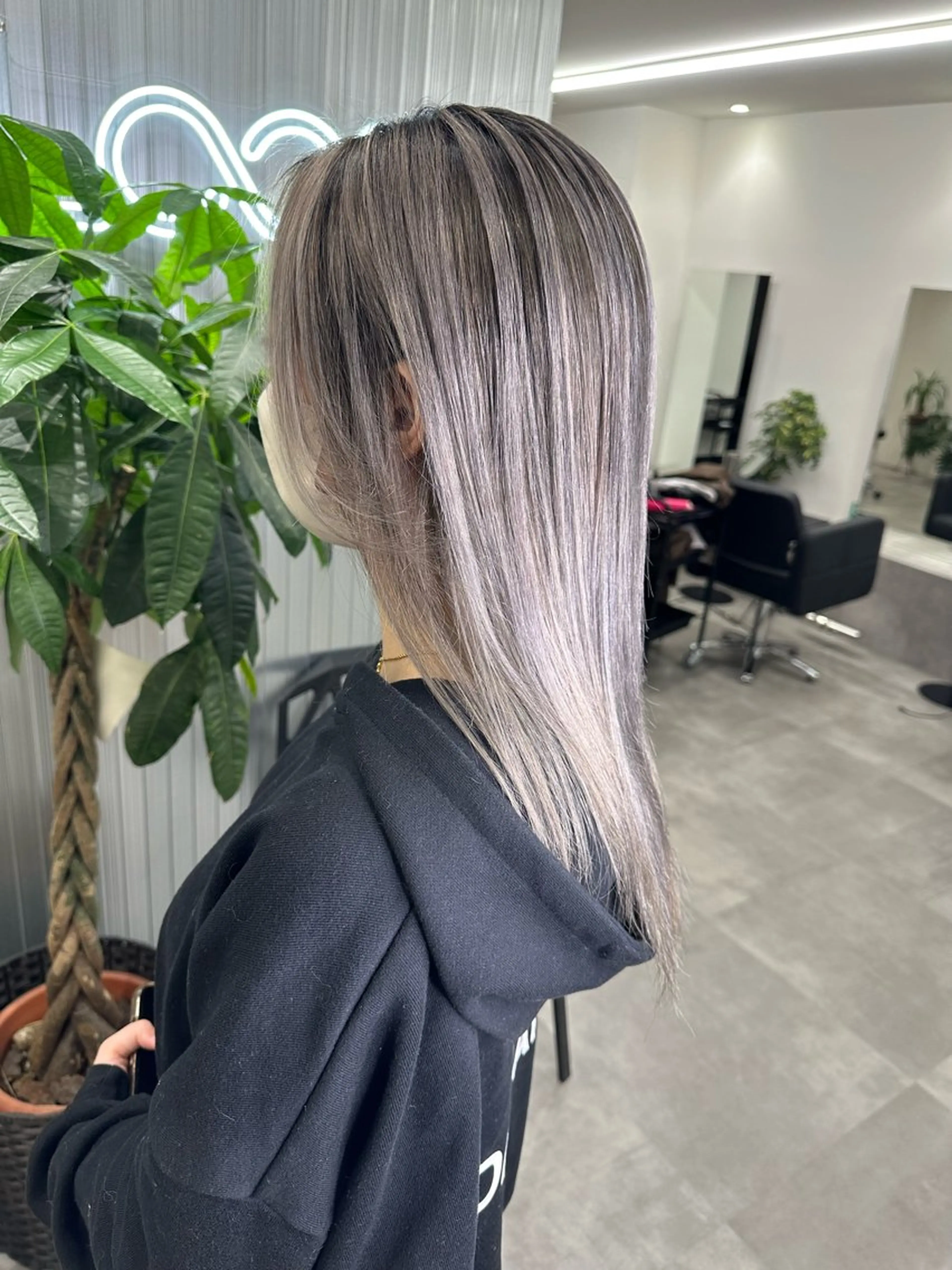 セミロング カラー ヘアカラー LOOP hair eye lash所属・LOOP hairのヘアスタイル