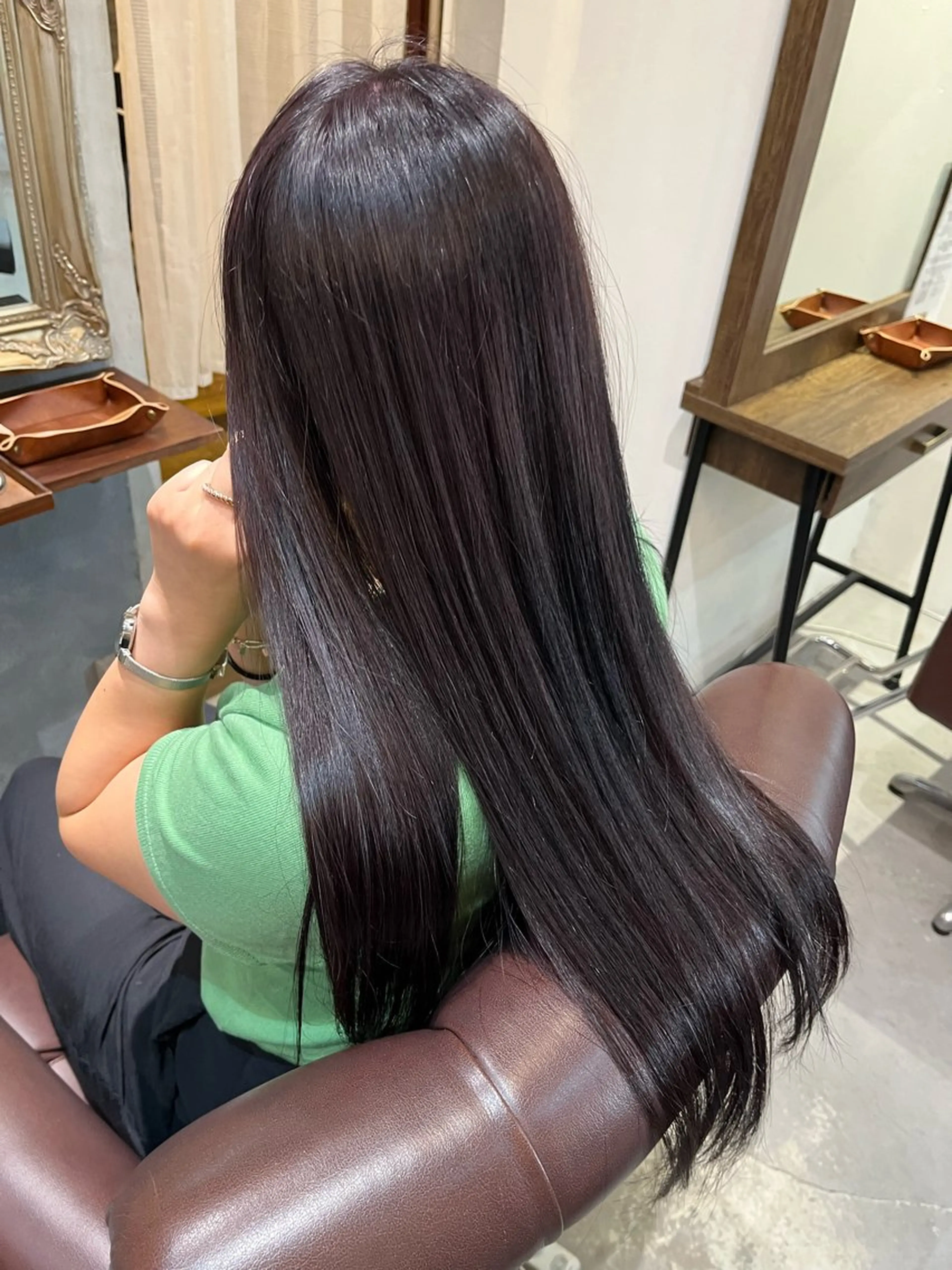 ロング カラー ボルドーカラー ヘアカラー トリートメント RuLaN AMIのヘアスタイル