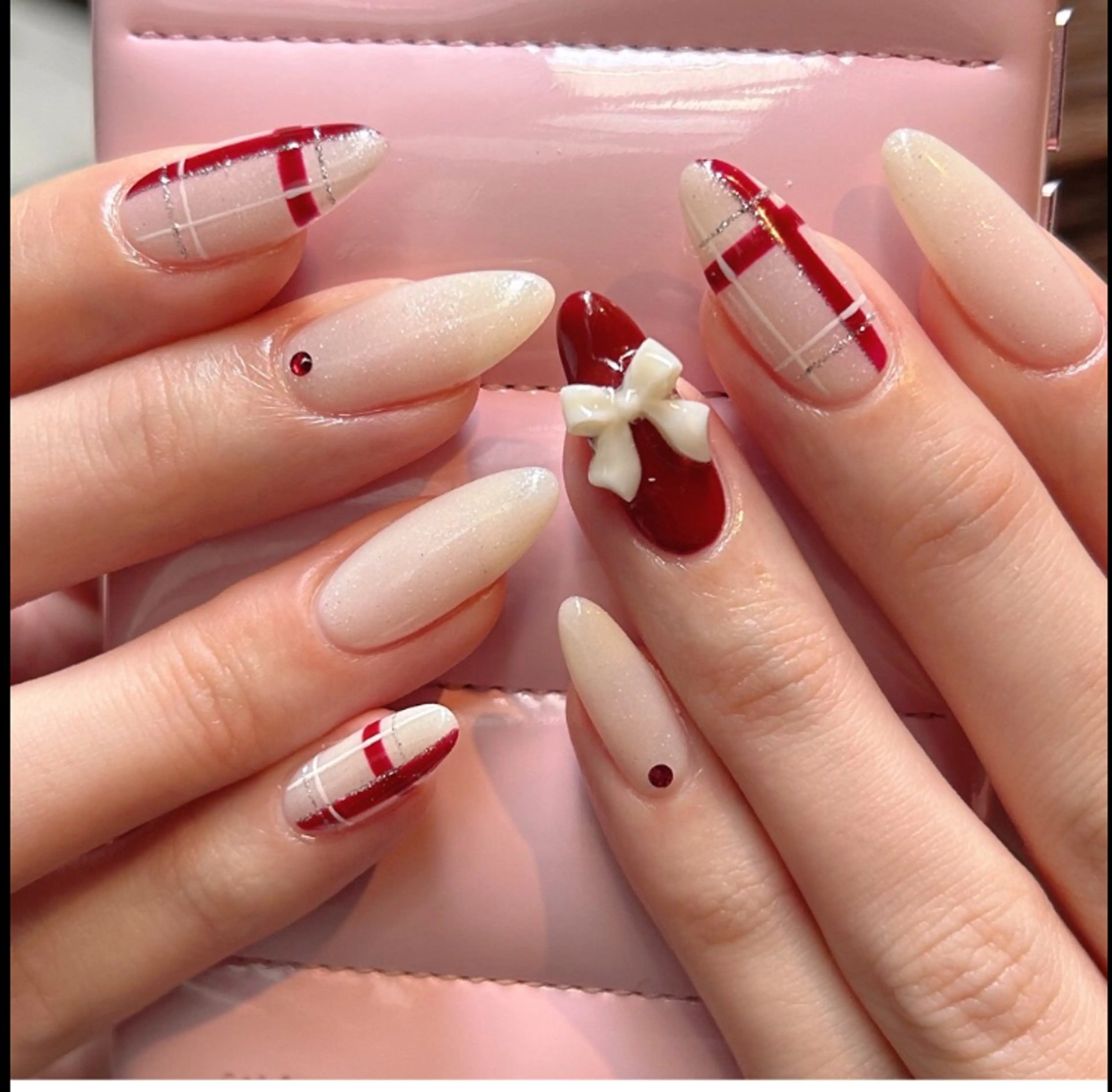 ネイル 長さ出し グラデーション キラキラネイル 韓国ネイル ラメ(グリッター) ハンドネイル ハンドケア Chisa Nail Studio所属・リ リのネイルデザイン