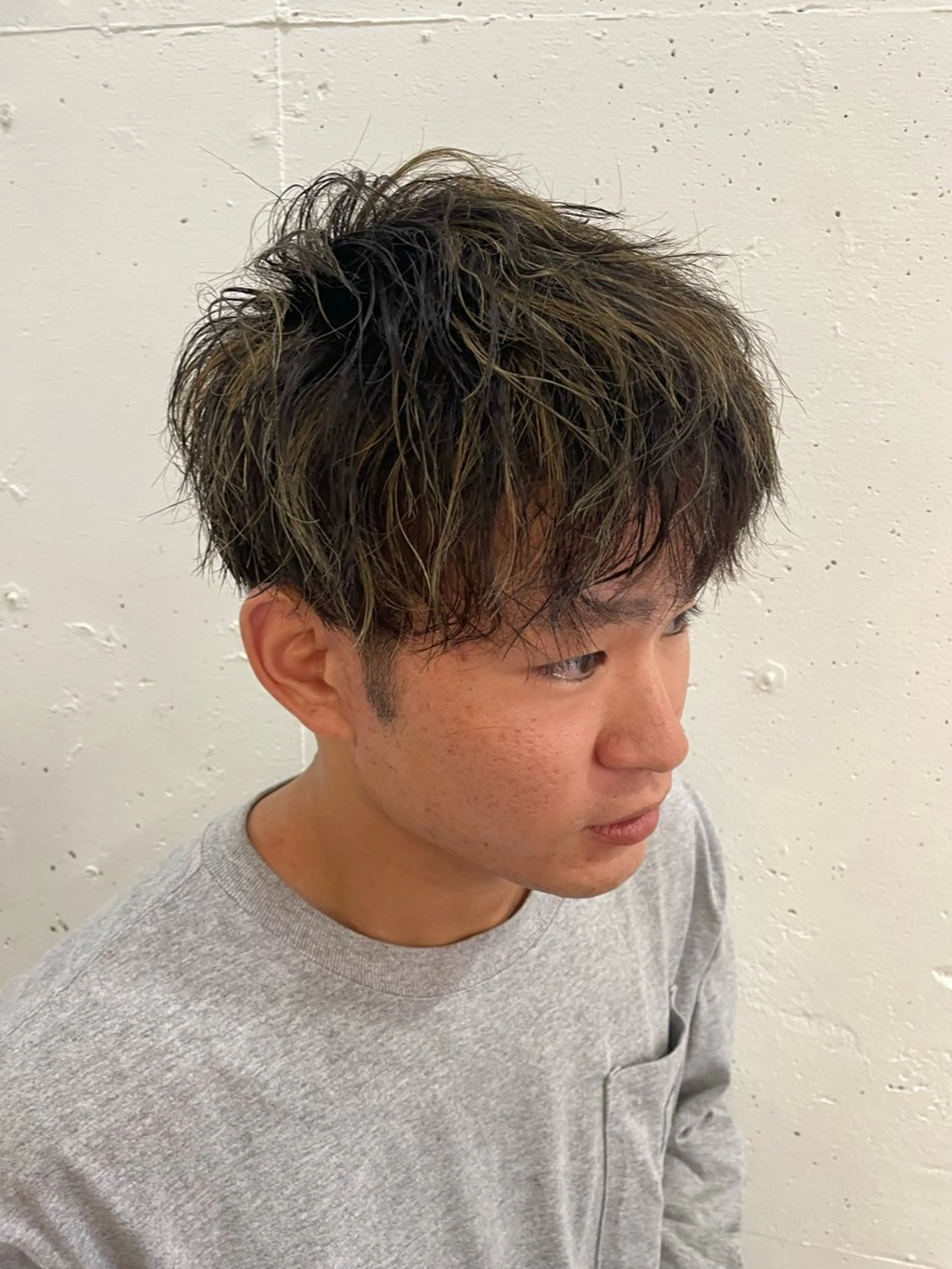 カラー パーマ メンズ メンズパーマ ハル🫧エクステ難波 韓国ヘア髪質改善のヘアスタイル