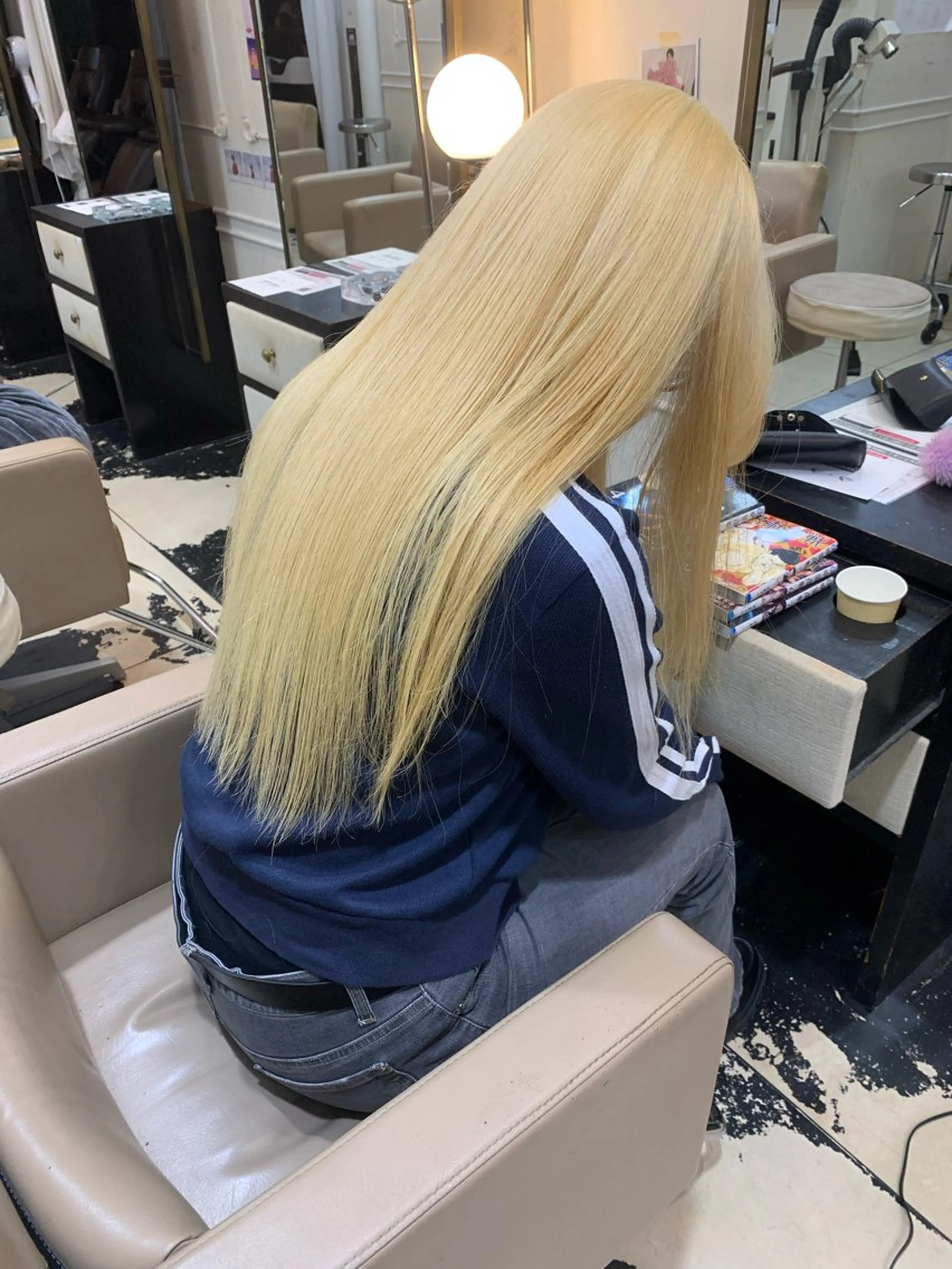 ロング カラー 抜きっぱなしブロンド ヘアカラー トリートメント 早川 豪のヘアスタイル