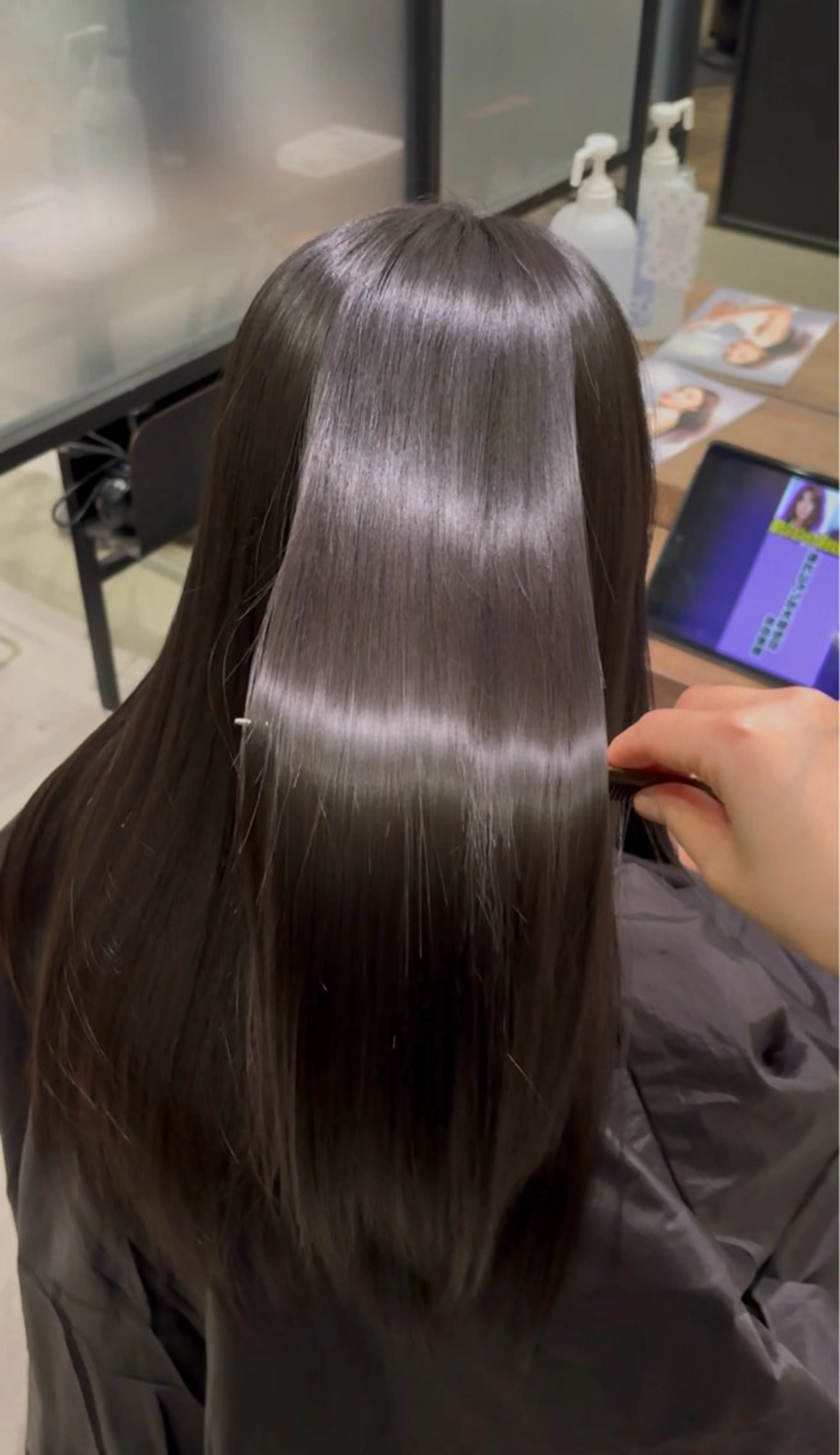 セミロング 縮毛矯正 大浦 姫奈のヘアスタイル