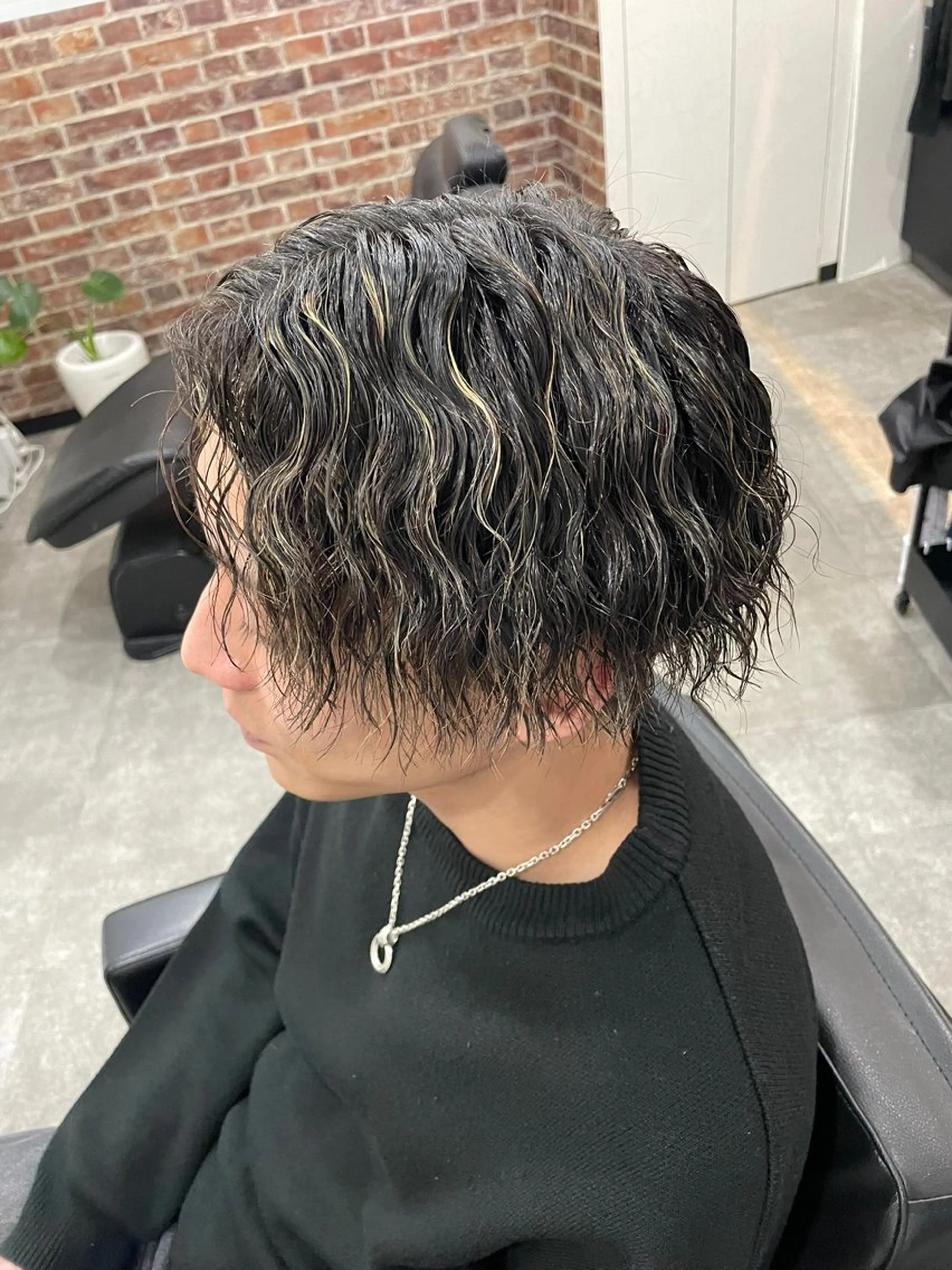 ミディアム カラー パーマ メンズ メンズハイライト ハイライトカラー ハイライト TETISS所属・💈メンズハイライト 南谷💈のヘアスタイル
