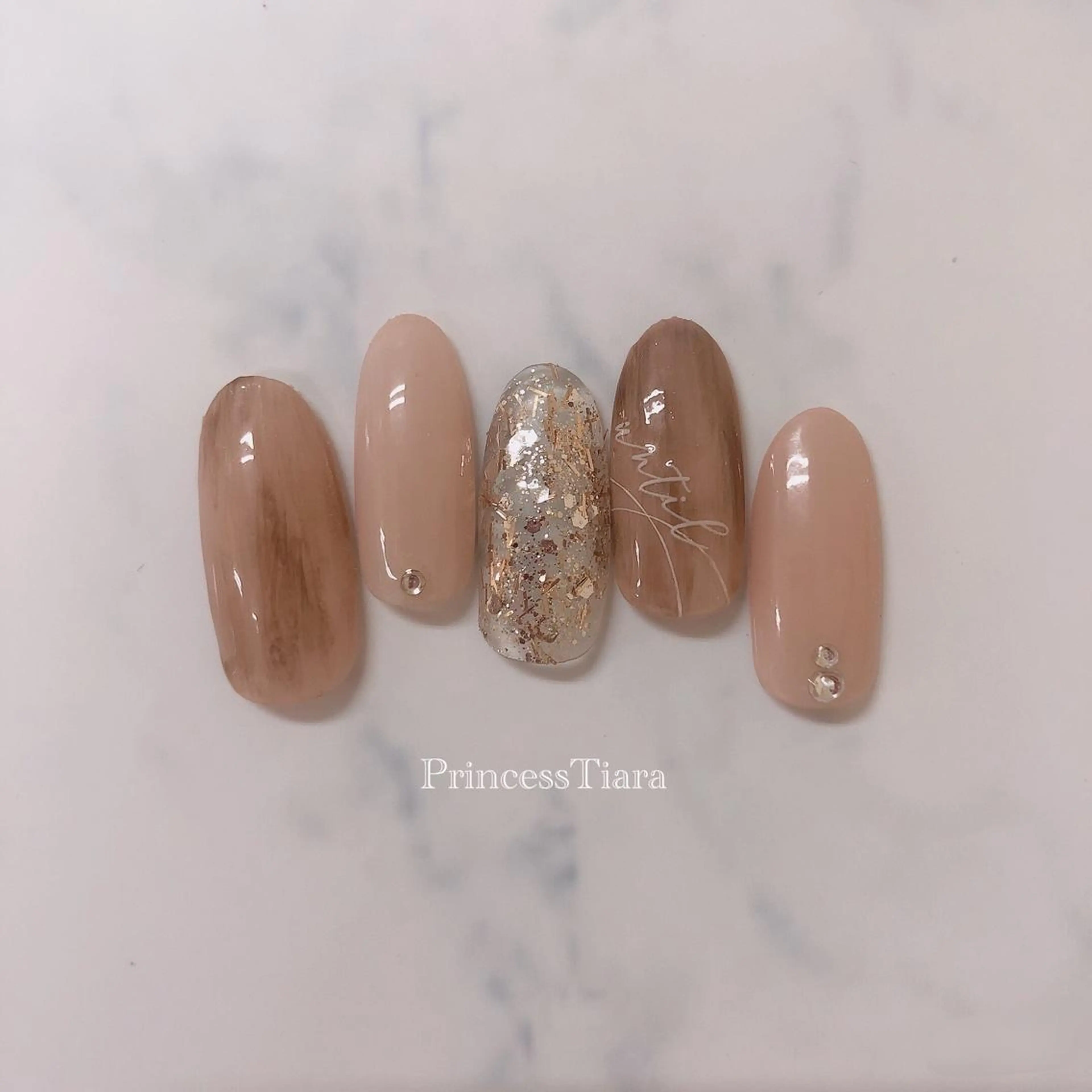 ミディアム ネイル Grantulle nailのネイルデザイン
