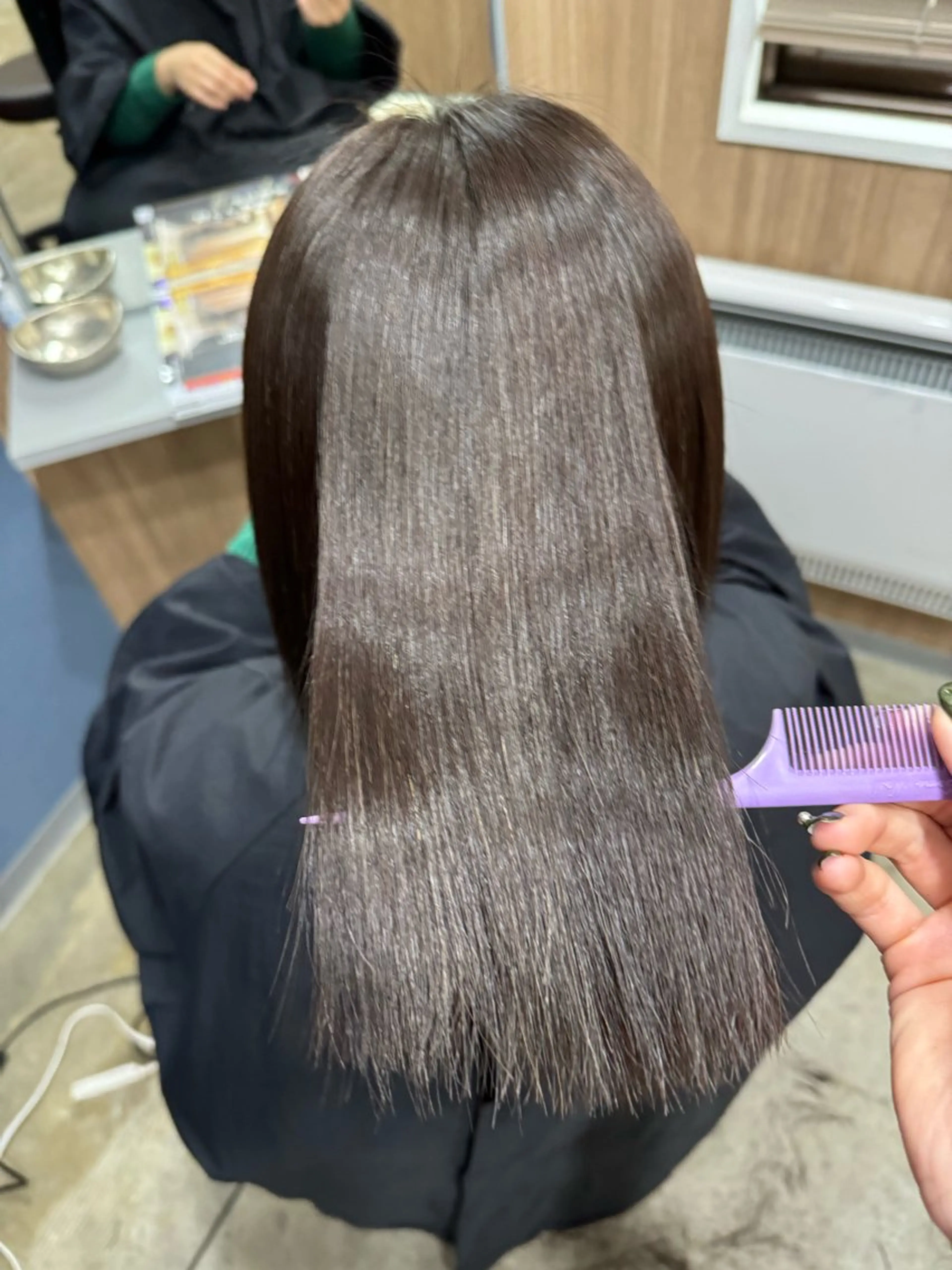 セミロング SOAR所属・【髪質改善・コテ巻き パーマ】　長浜千紘のヘアスタイル