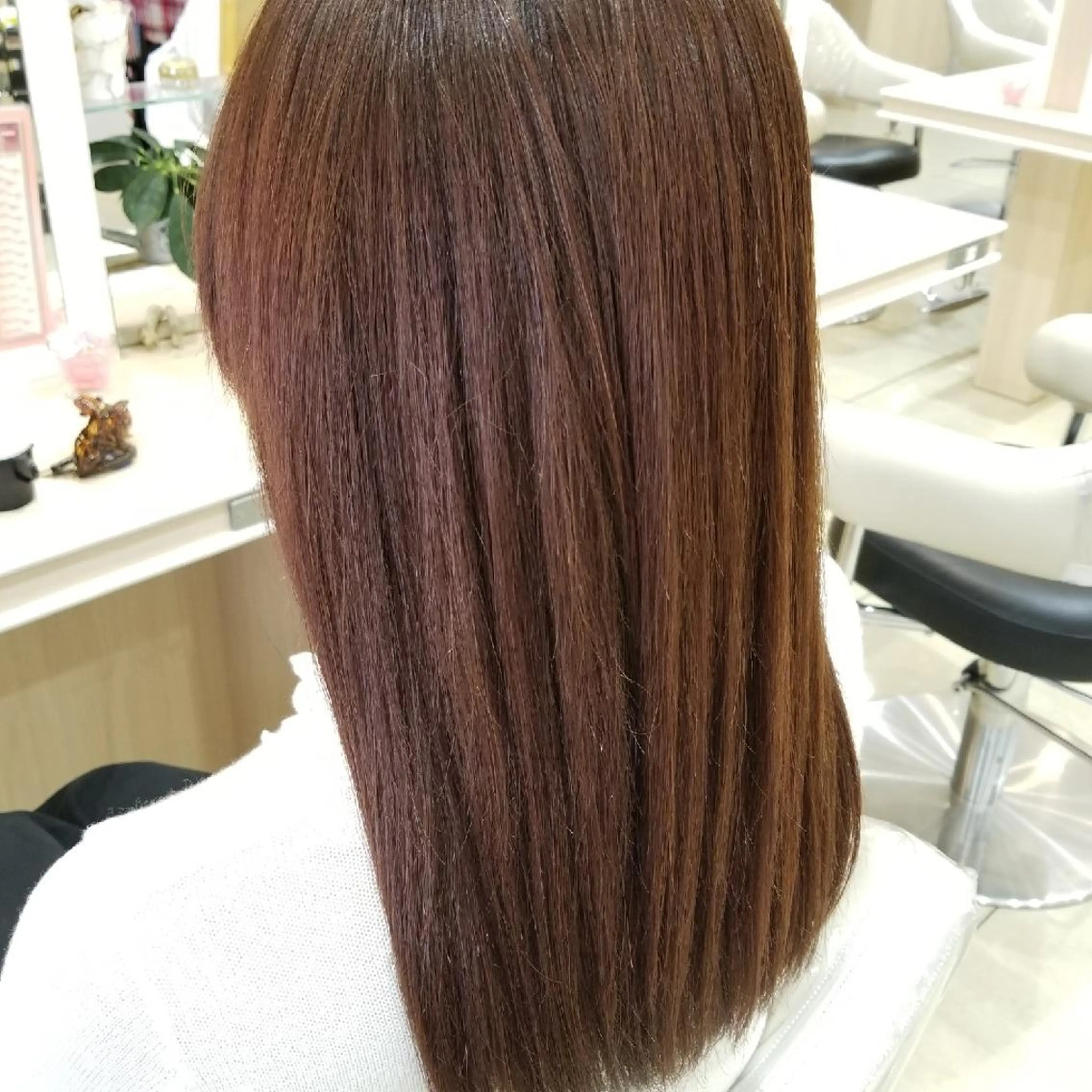 セミロング カラー ブラウンカラー ピンクカラー ピンクブラウン カット ヘアカラー 山内 佐江子のヘアスタイル