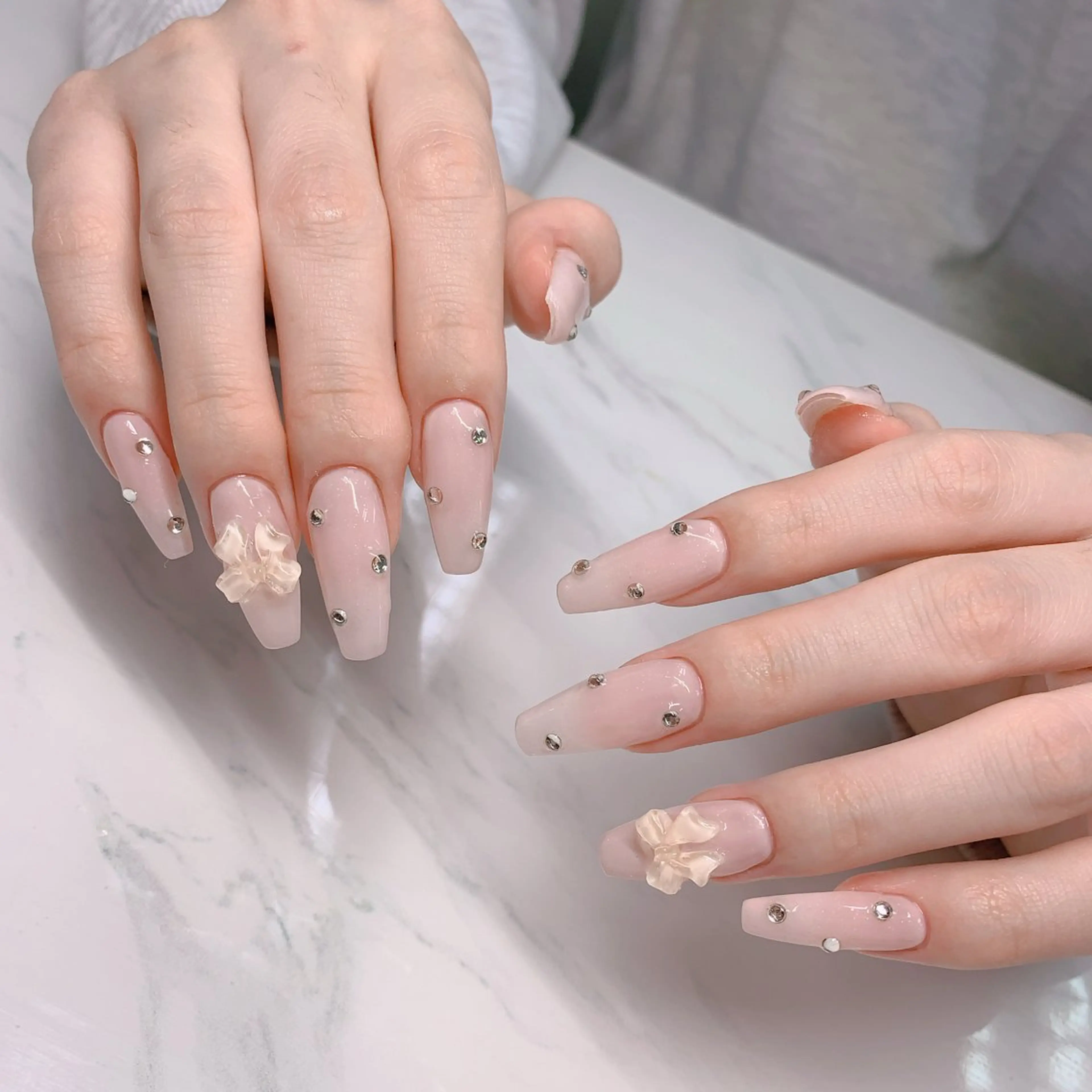 ネイル オーロラネイル 長さ出し フットネイル ジェルネイル キラキラネイル ハンドネイル インフィニティ ネイルサロンのネイルデザイン