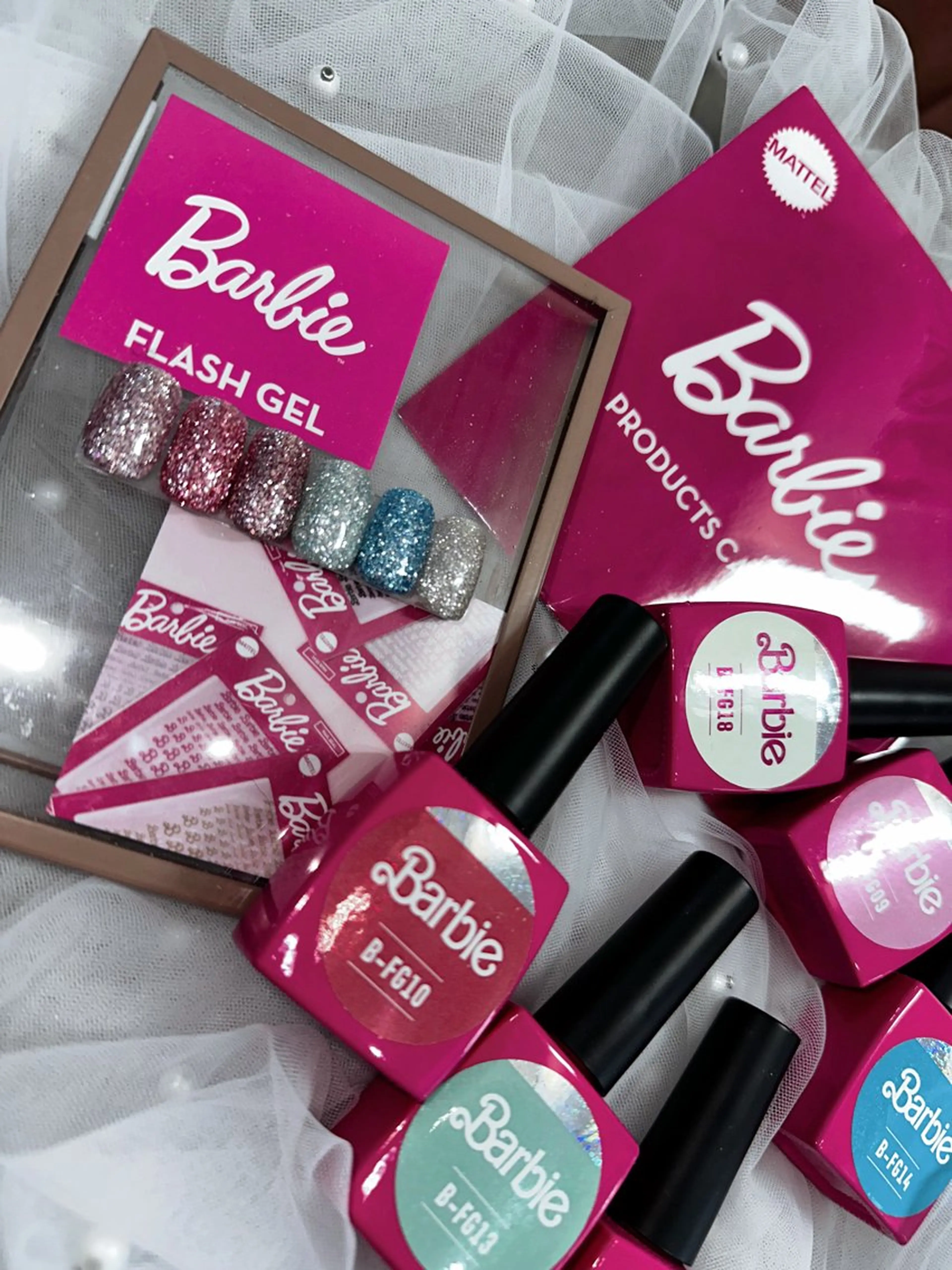 ネイル フラッシュネイル ジェルネイル キラキラネイル ハンドネイル LAVISH nanamiのネイルデザイン