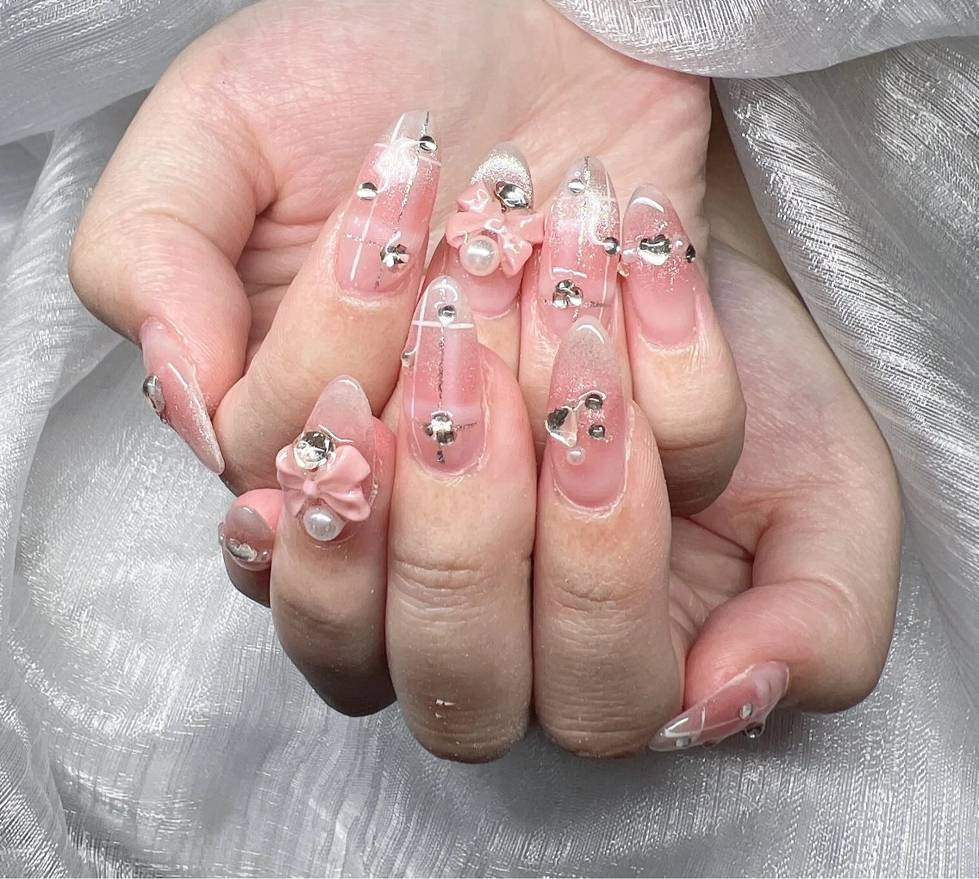 ネイル 長さ出し グラデーション 卒業式 キラキラネイル マグネットネイル ハンドネイル Lee Nailsのネイルデザイン