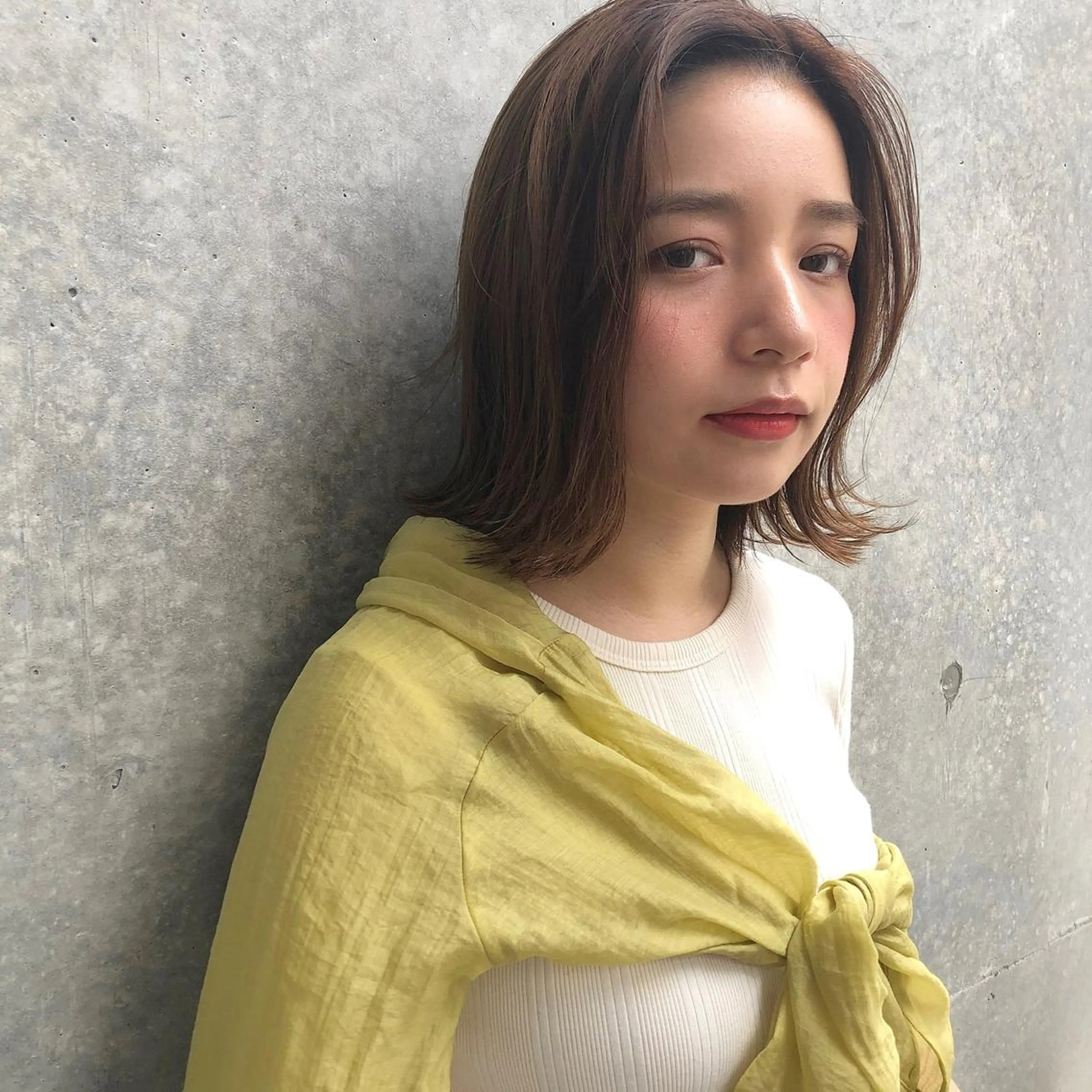 プレイングカラー🤍 細めハイライトのヘアスタイル