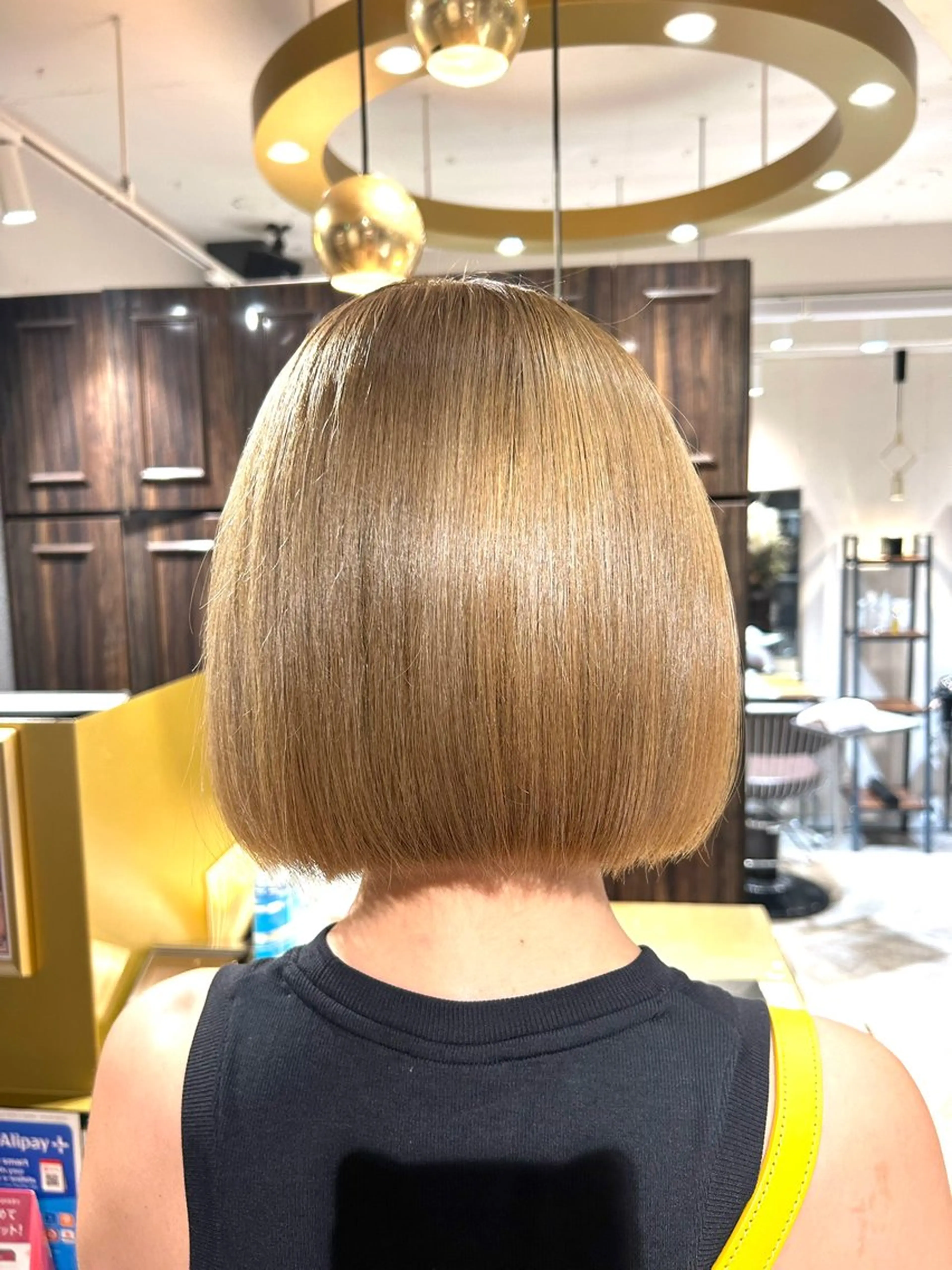 ミディアム カラー ブリーチ ハイトーンカラー ボブ 艶髪カラー🤍ྀི 強矢　美紗希🩷ྀིのヘアスタイル