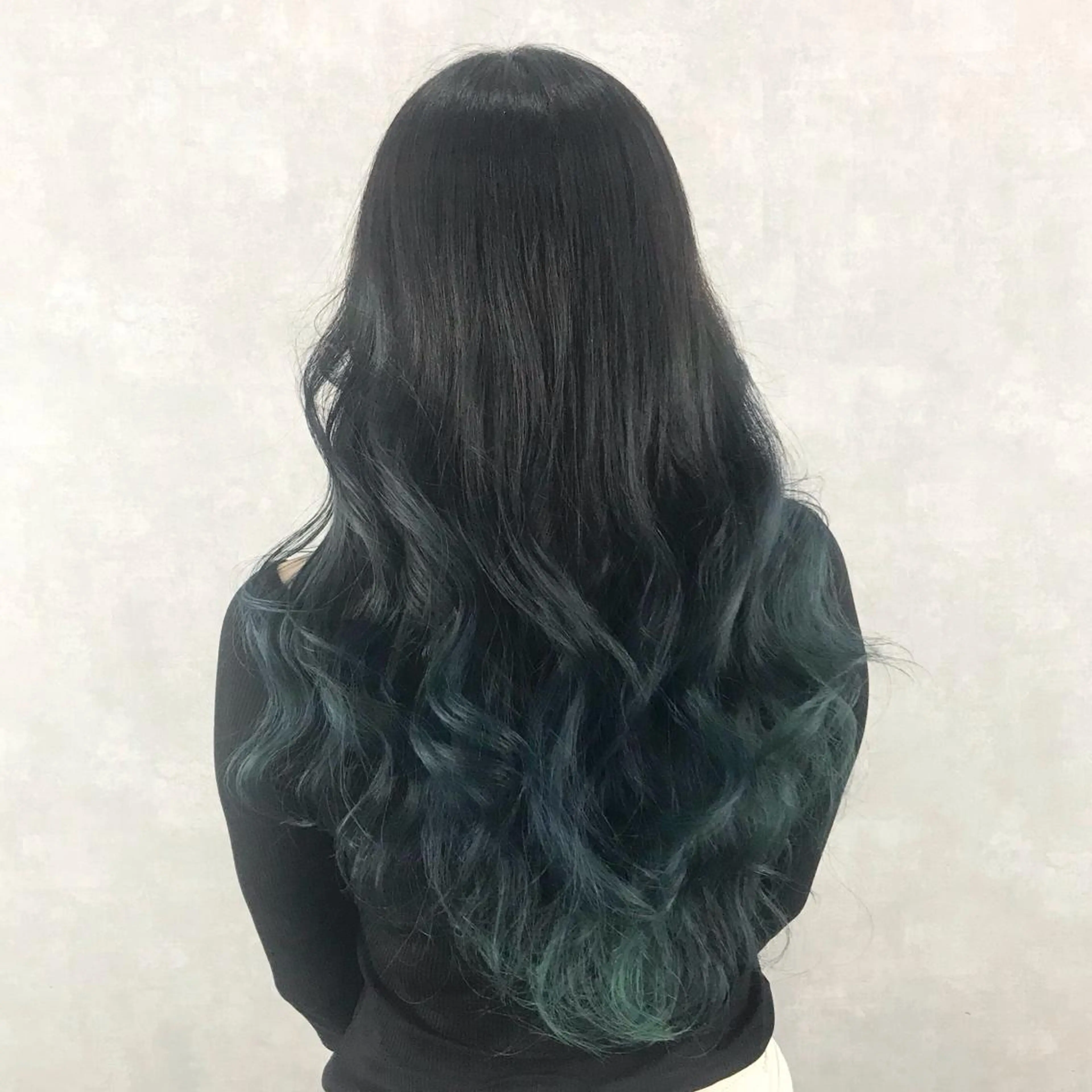 ロング カラー ブリーチ エメラルドグリーン グラデーションカラー ヨシンモリ ムルギョル巻き サロウィン所属・K-POP好き美容師 🇰🇷Kai.Yのヘアスタイル