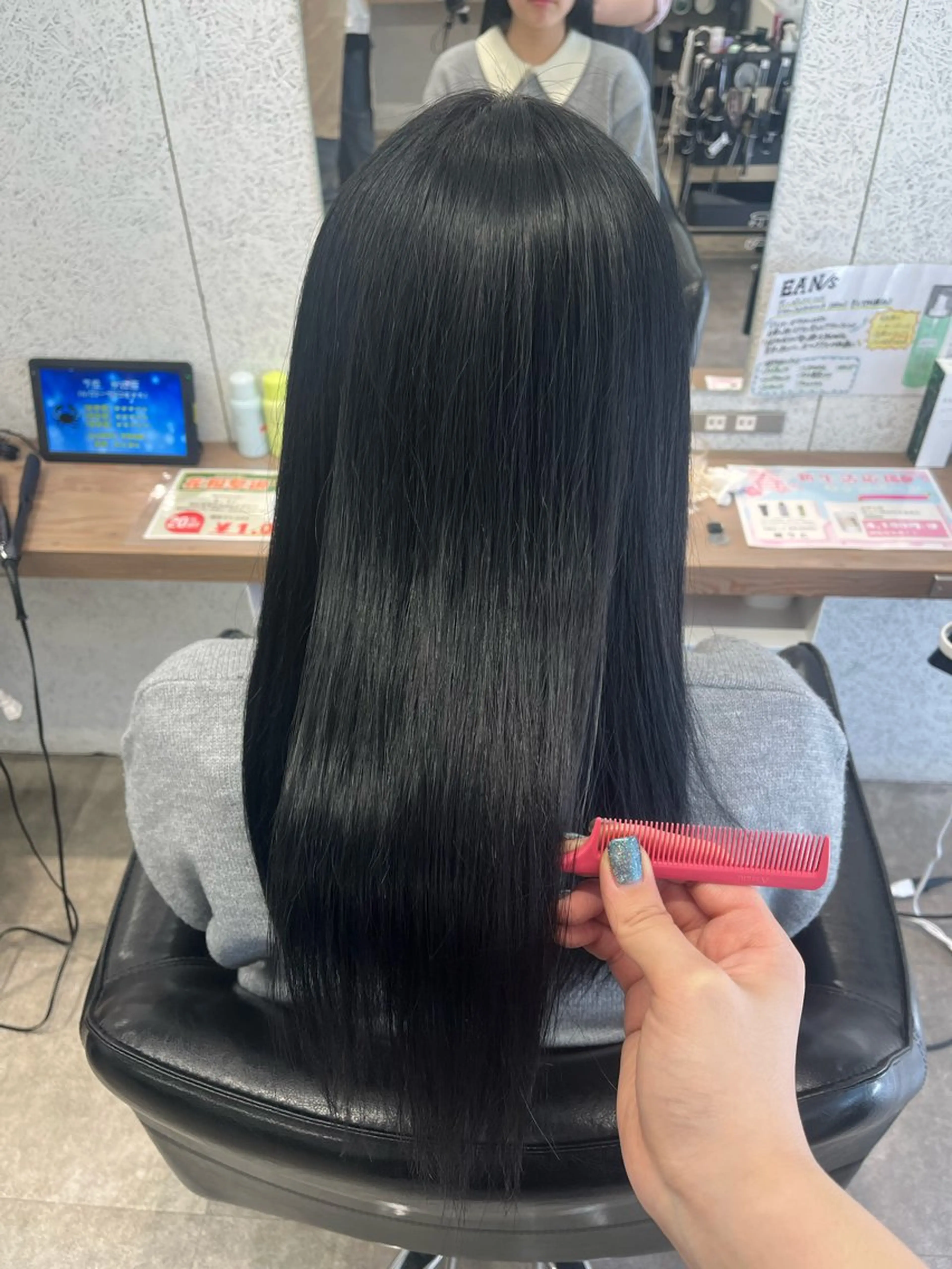 セミロング カラー 🍓髪質改善/派手髪 🌈しんたに🐰のヘアスタイル