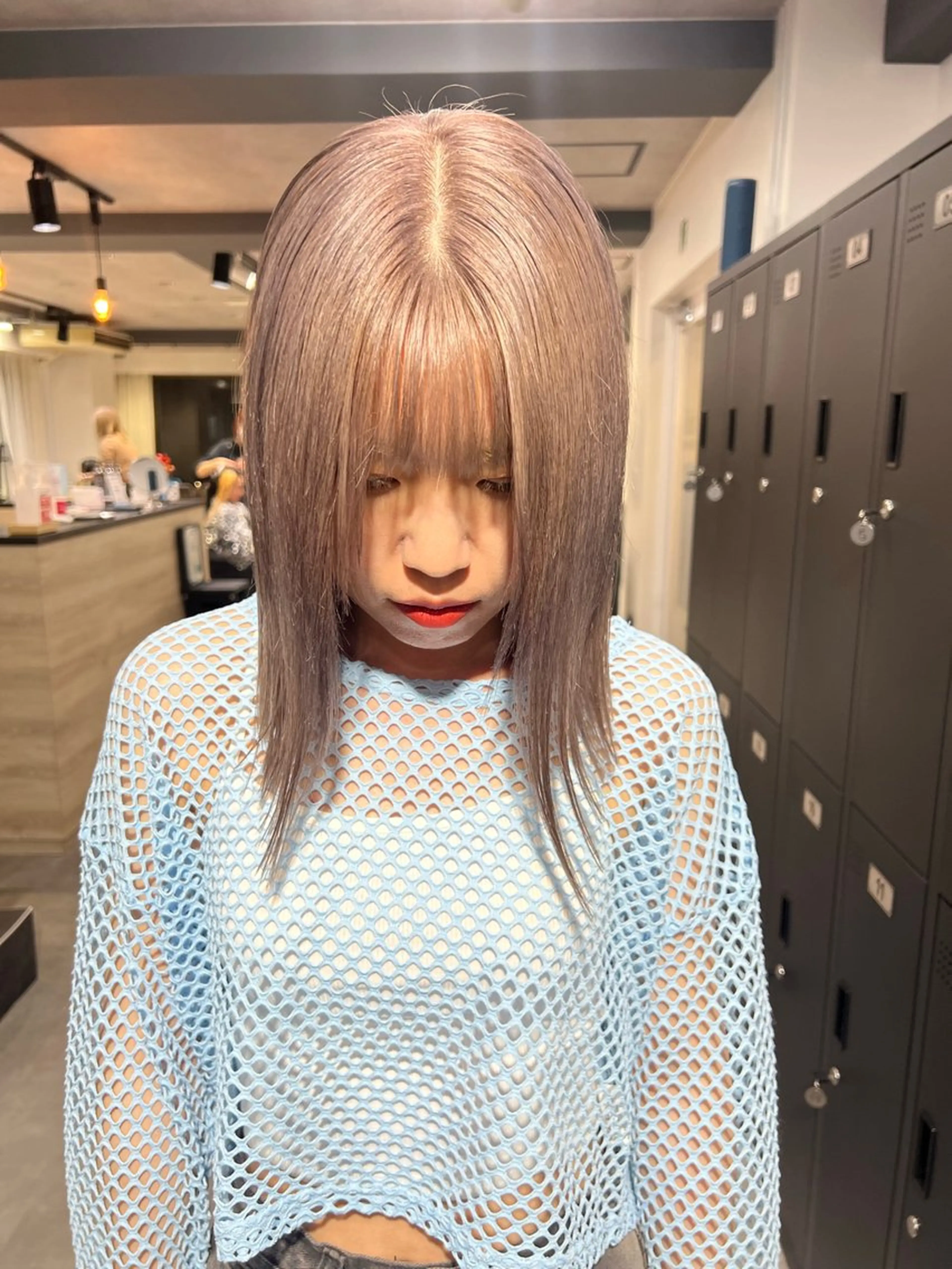 セミロング カラー ハイトーン 🌙まなみ🌙のヘアスタイル