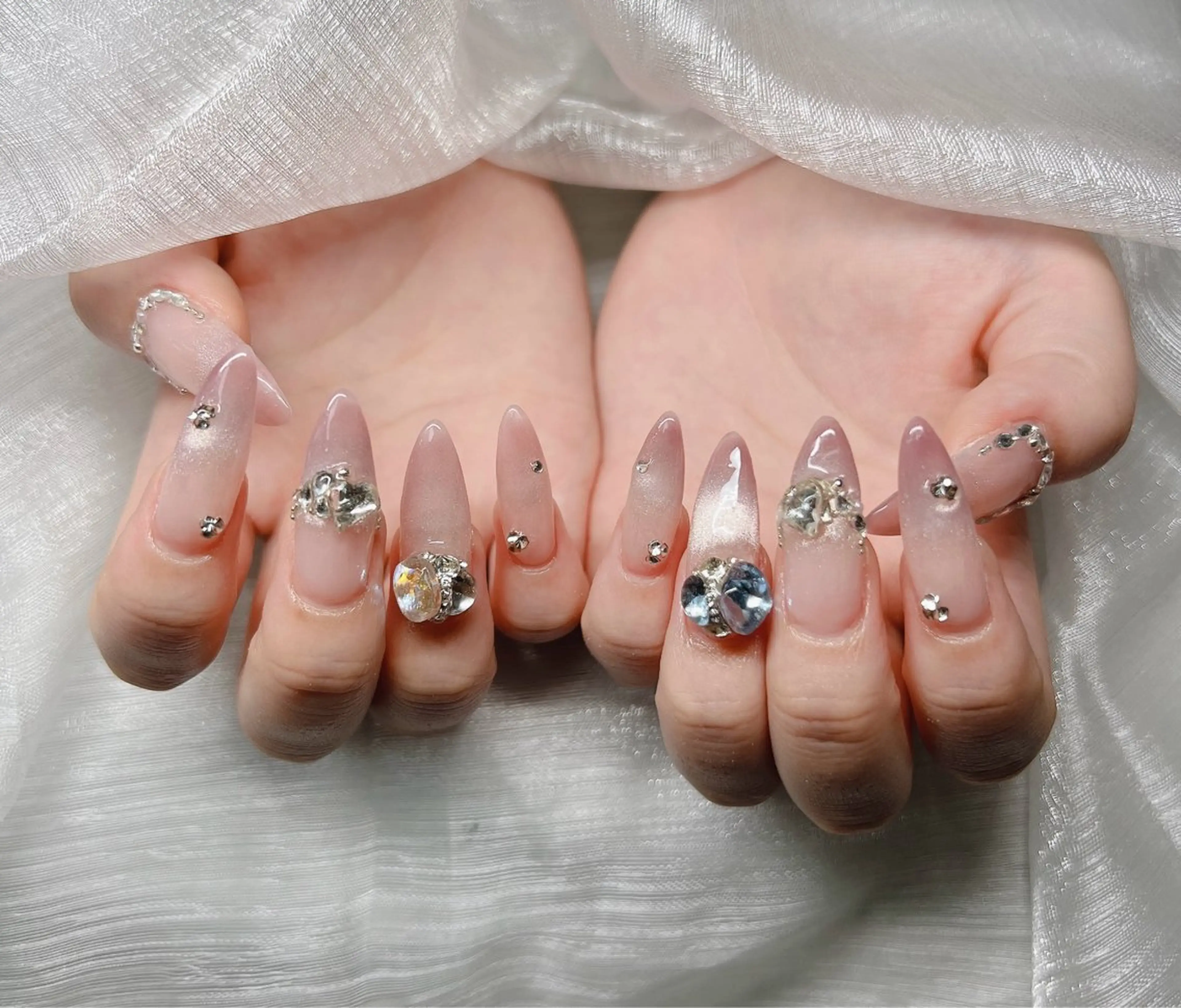 ネイル ハンドネイル Lee Nailsのネイルデザイン