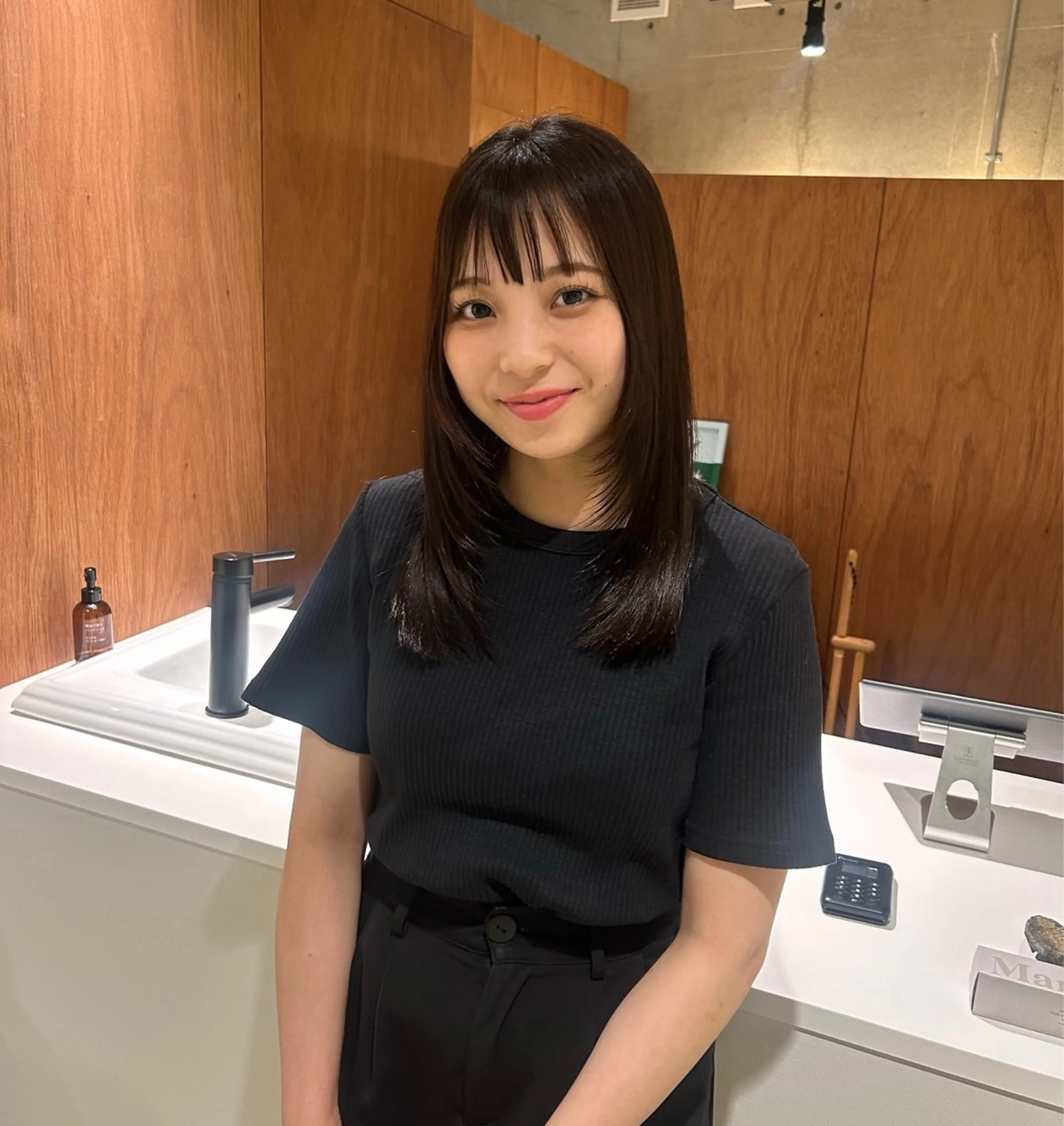 セミロング レイヤーカット BUiK所属・梅田 柚綺乃のヘアスタイル