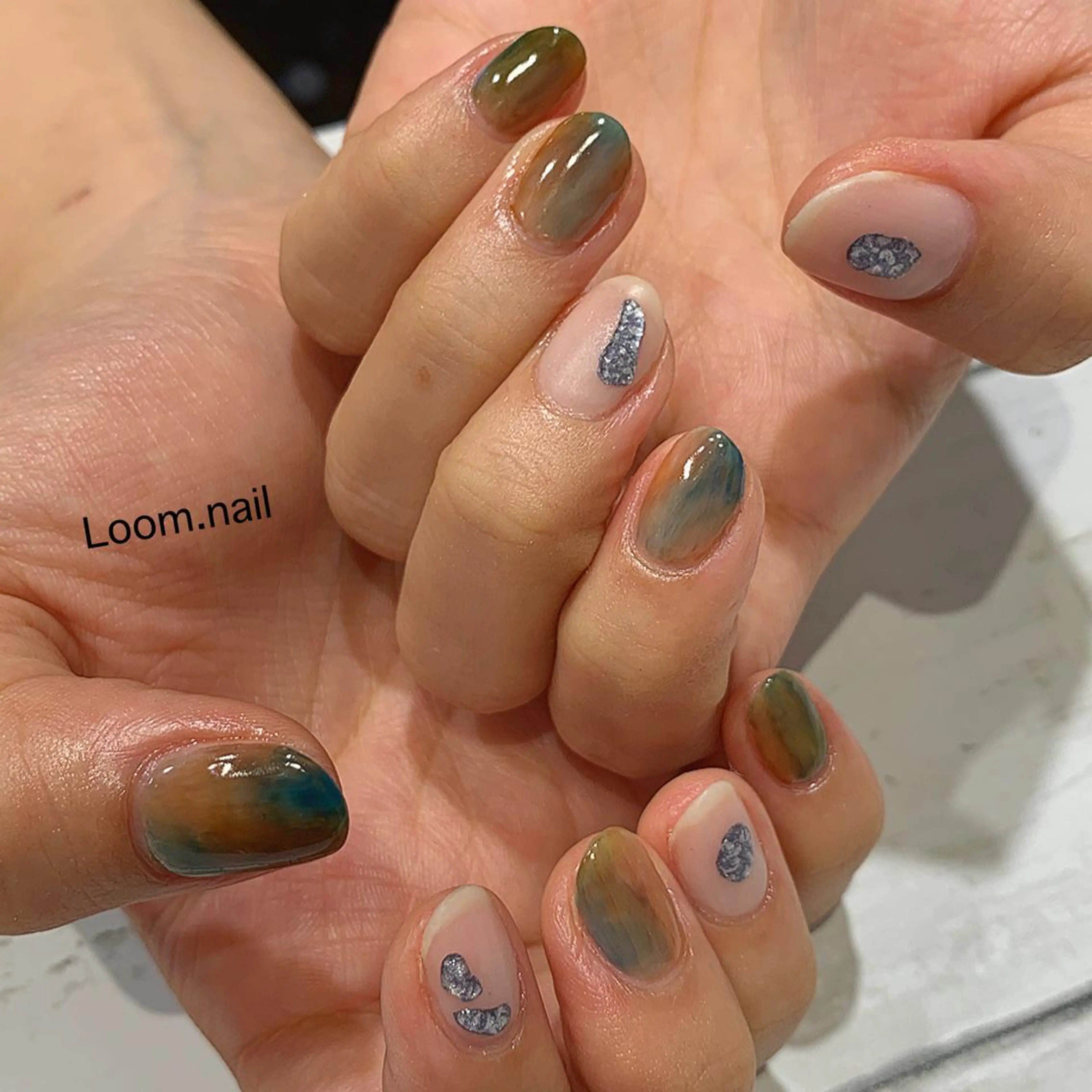 ネイル ブルー ニュアンスネイル Loom所属・hrd manamiのネイルデザイン